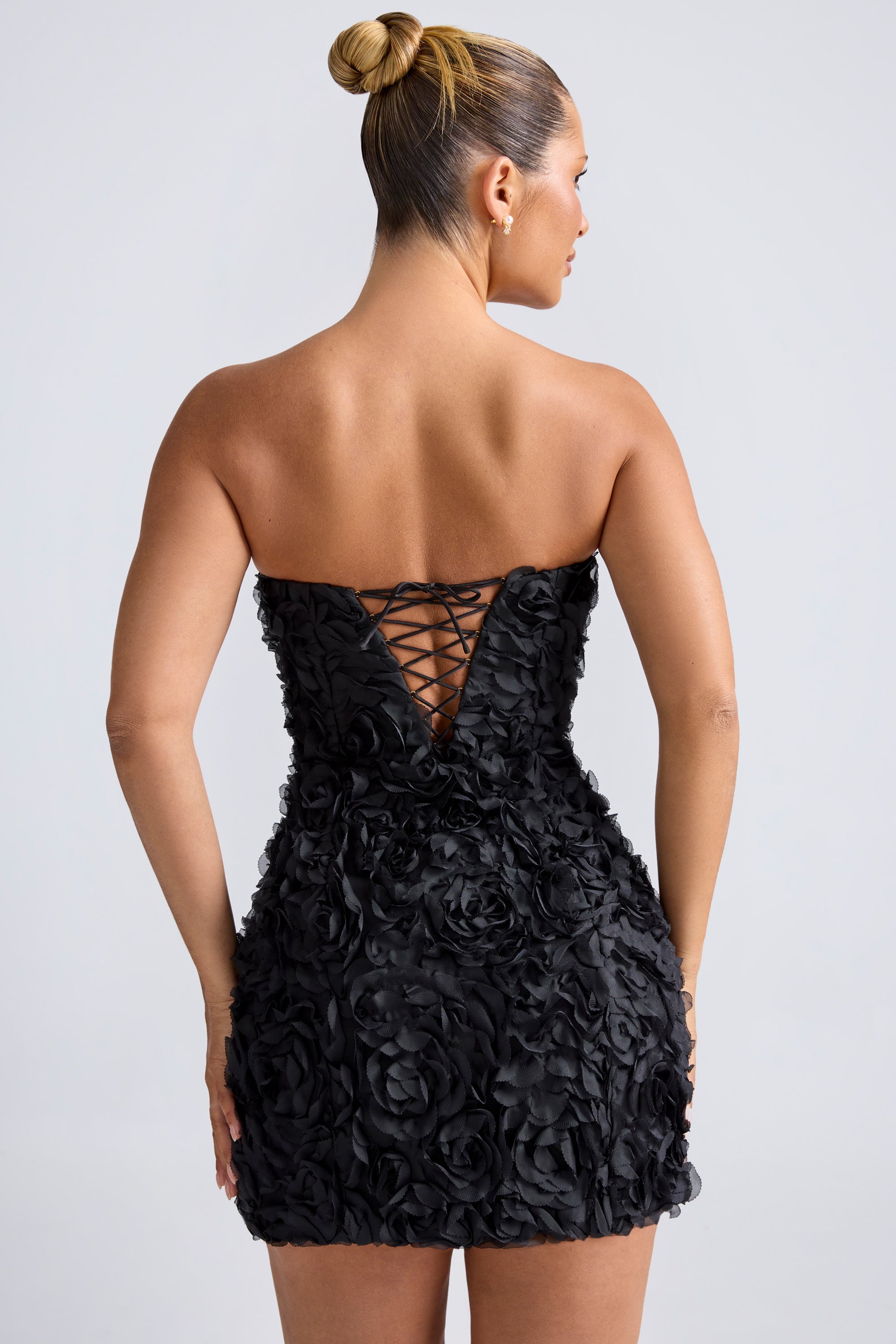 Floral-Appliqu Bandeau A-Line Mini Dress in Black Floral-Appliqu Bandeau A-Line Mini Dress in Black