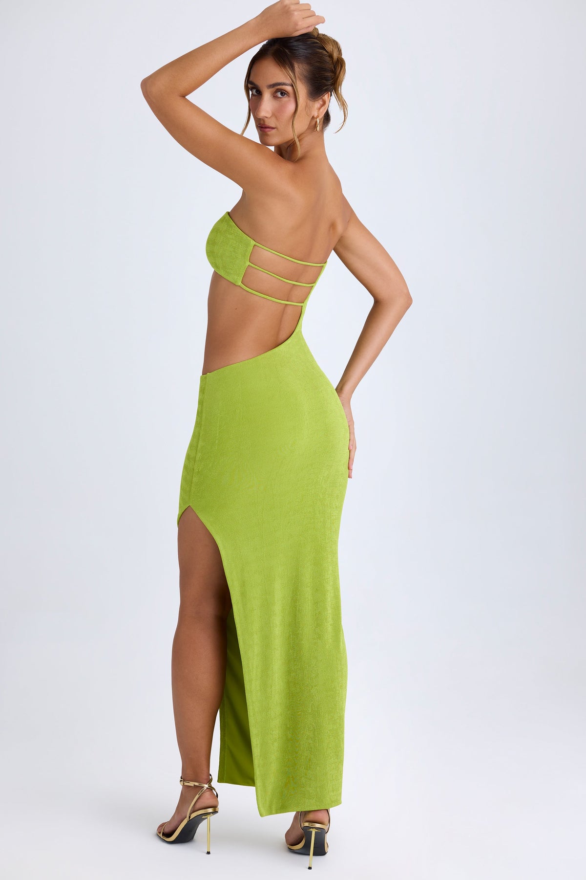 ⁣⁢فستان ماكسي بفتحة صدر Bandeau بلون Pear Green⁤⁣