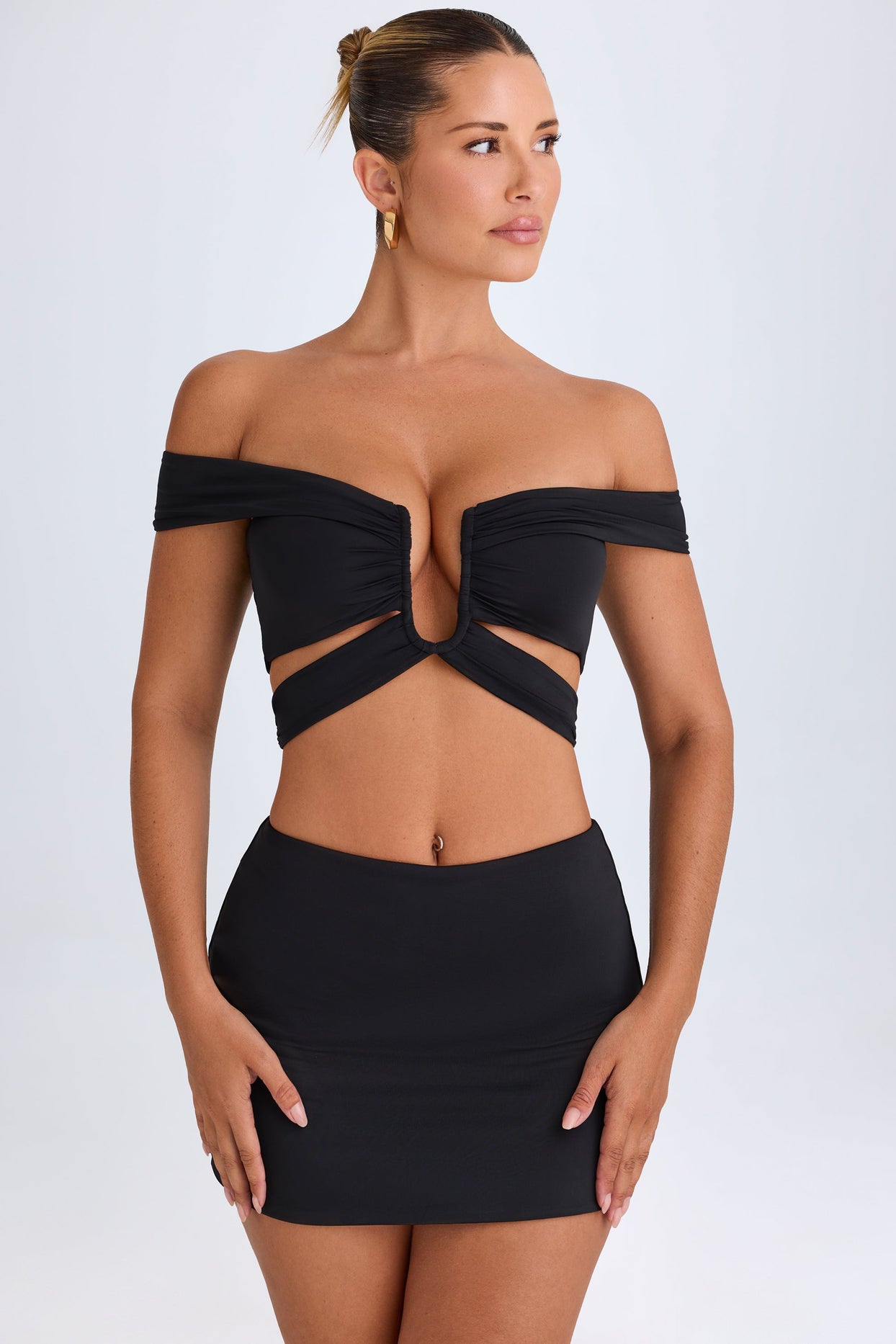 Mid-Rise Micro Mini Skirt in Black - 8