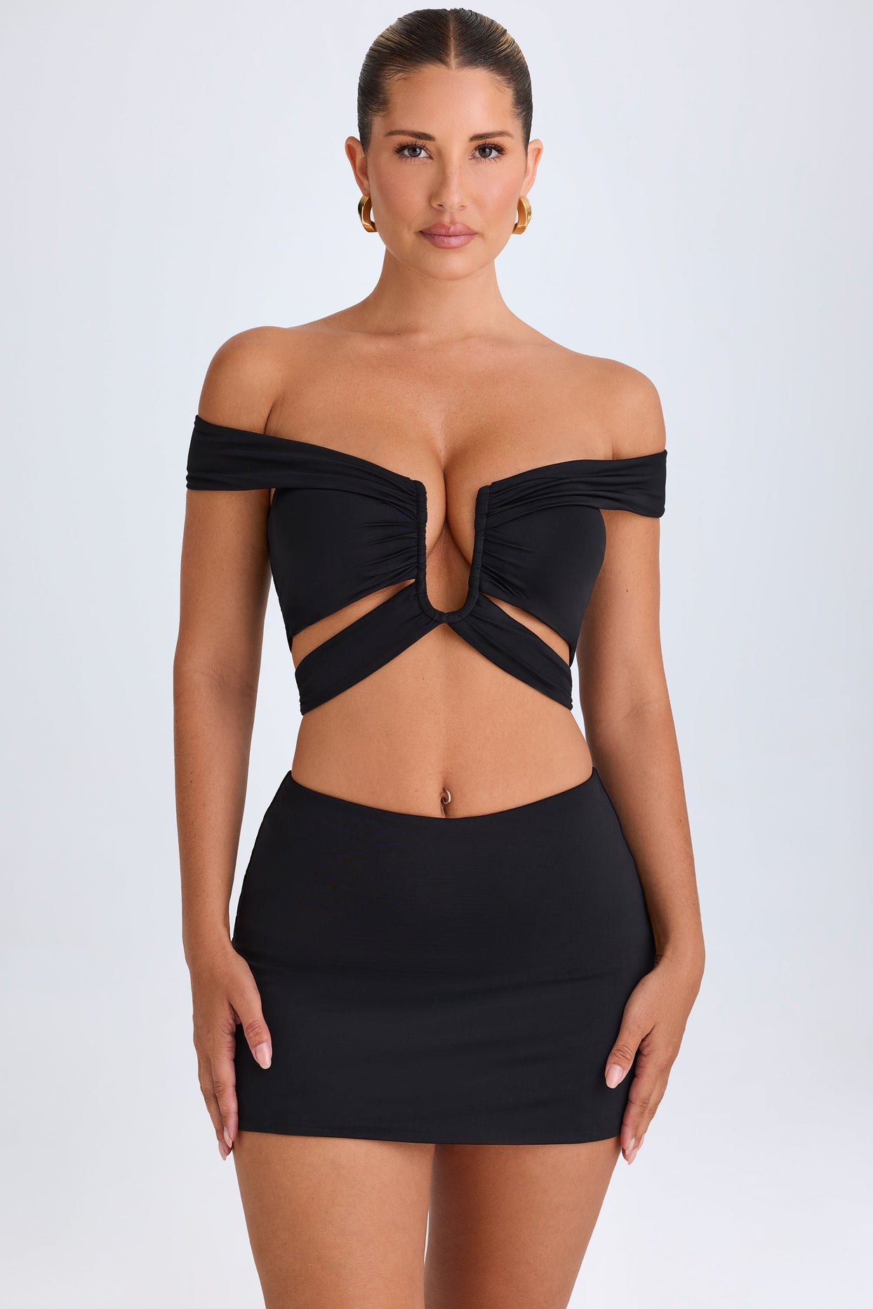 Mid-Rise Micro Mini Skirt in Black - 7