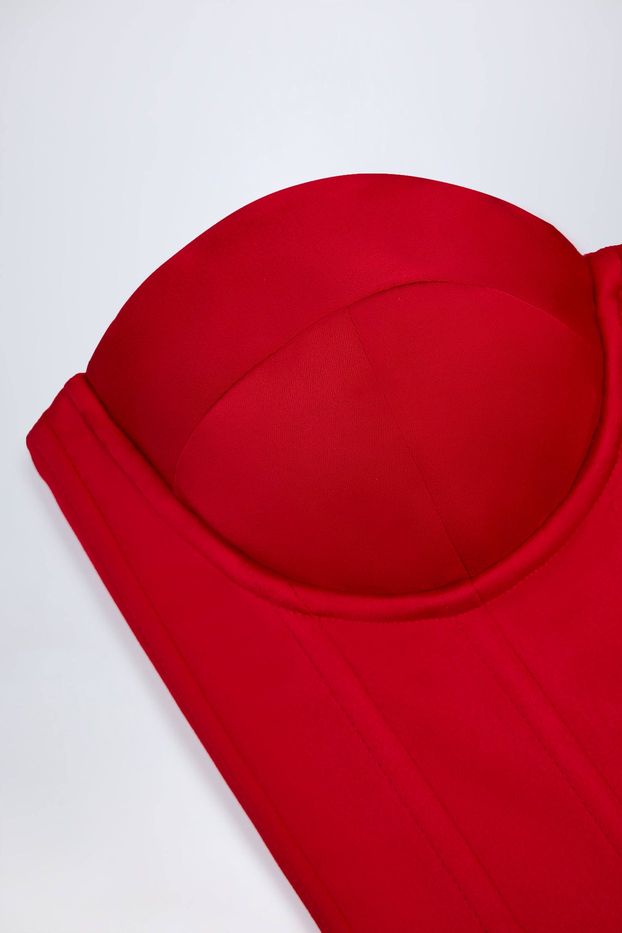 بلوزة كورسيه برباط باللون الأحمر الناري