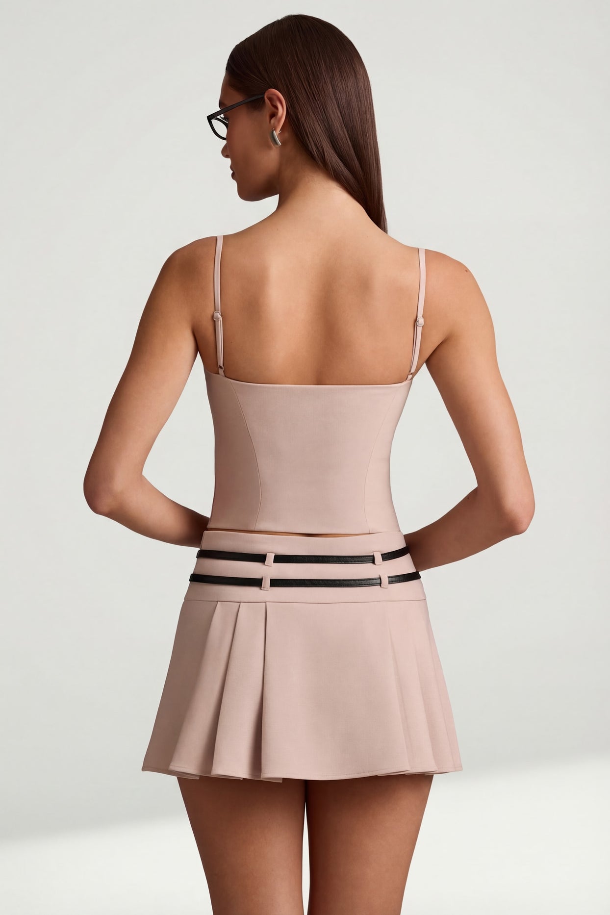 Oh Polly's Anna wearing the Vivia Full Top in Mushroom fabric perfect for brunch with friends