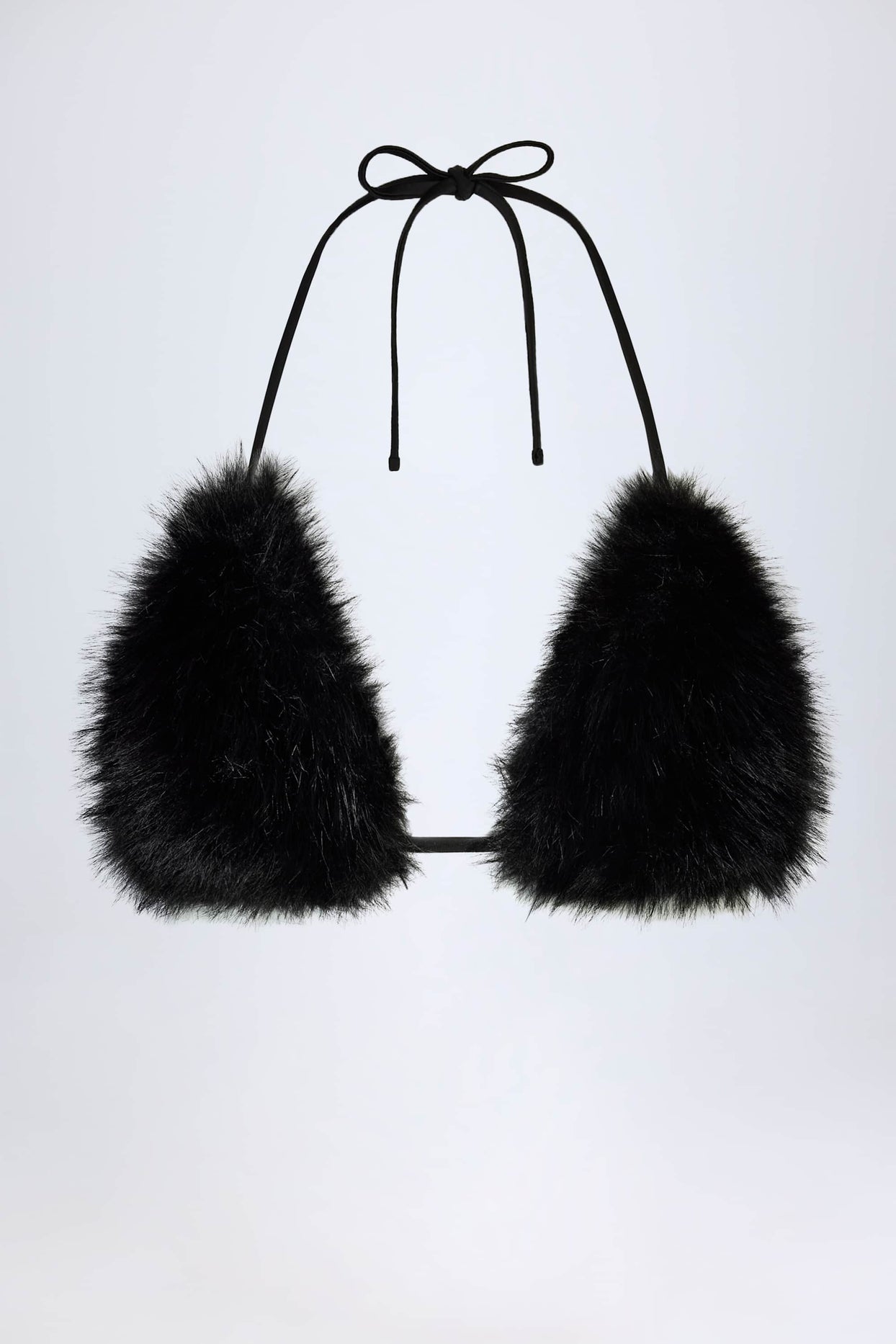 حمالة صدر مثلثة من الفرو الصناعي باللون الأسود