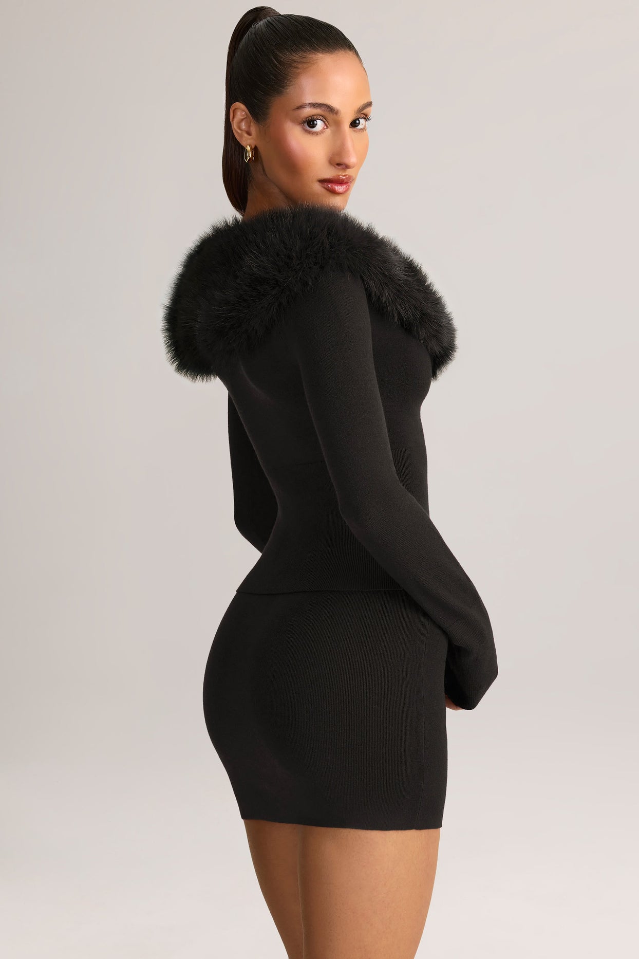 Mid-Rise Mini Skirt in Black