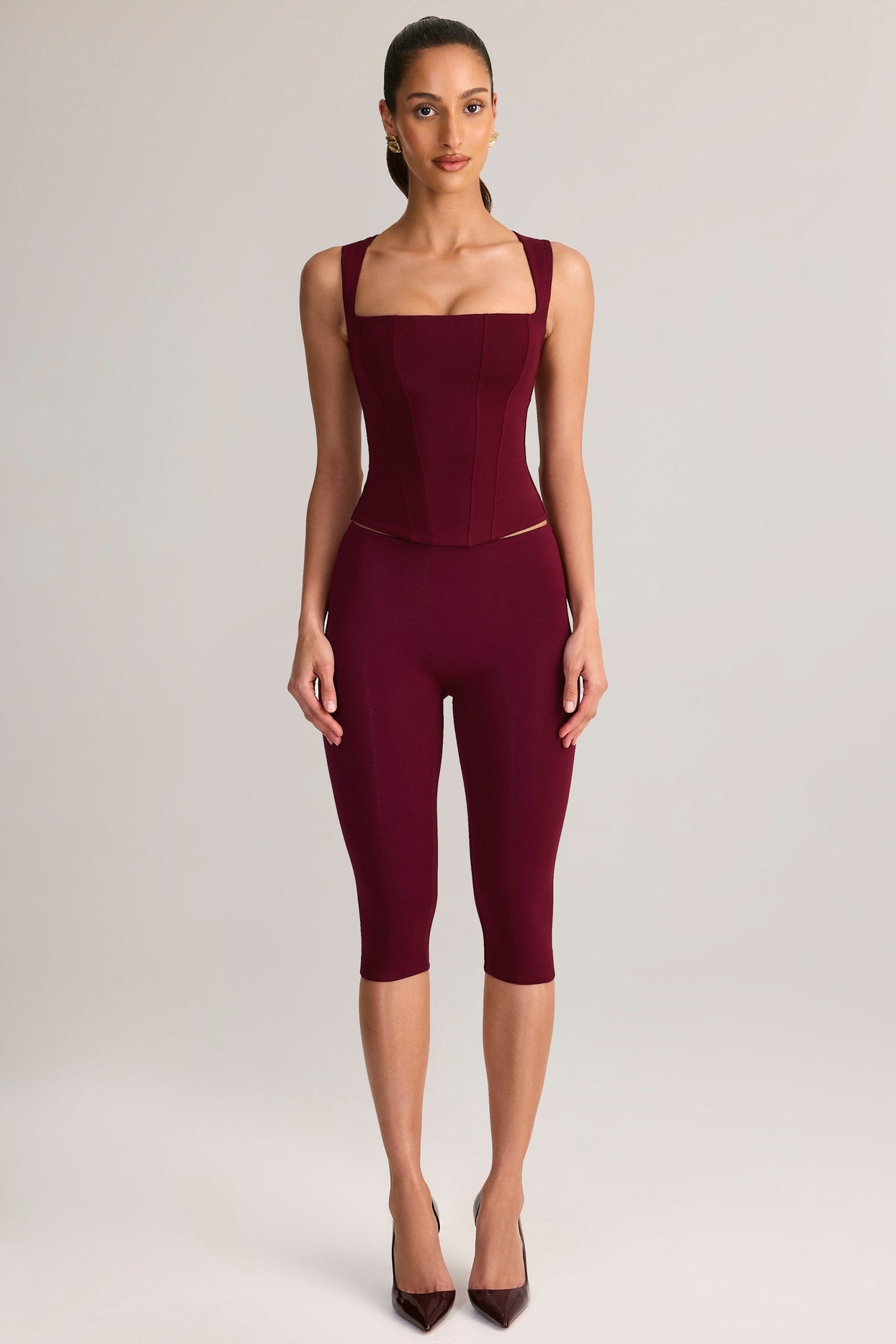 Modal Mid-Rise Capri Leggings in Wine