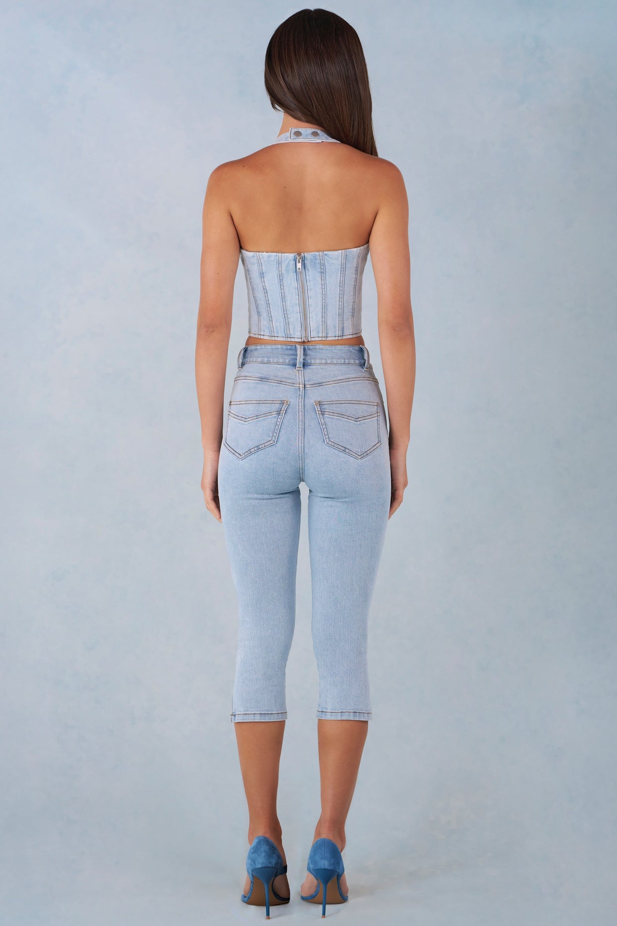 Mid-Rise Denim Capri Jeans in Light Denim