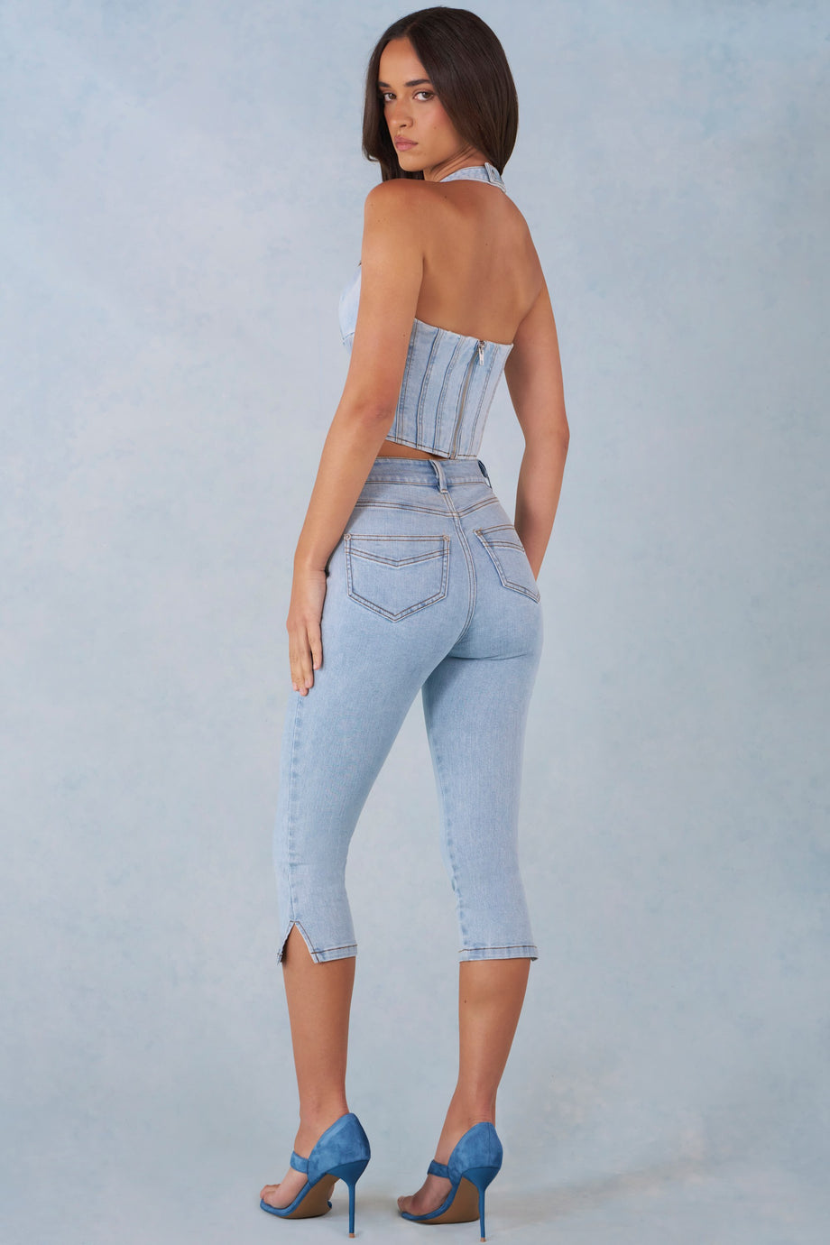 Mid-Rise Denim Capri Jeans in Light Denim