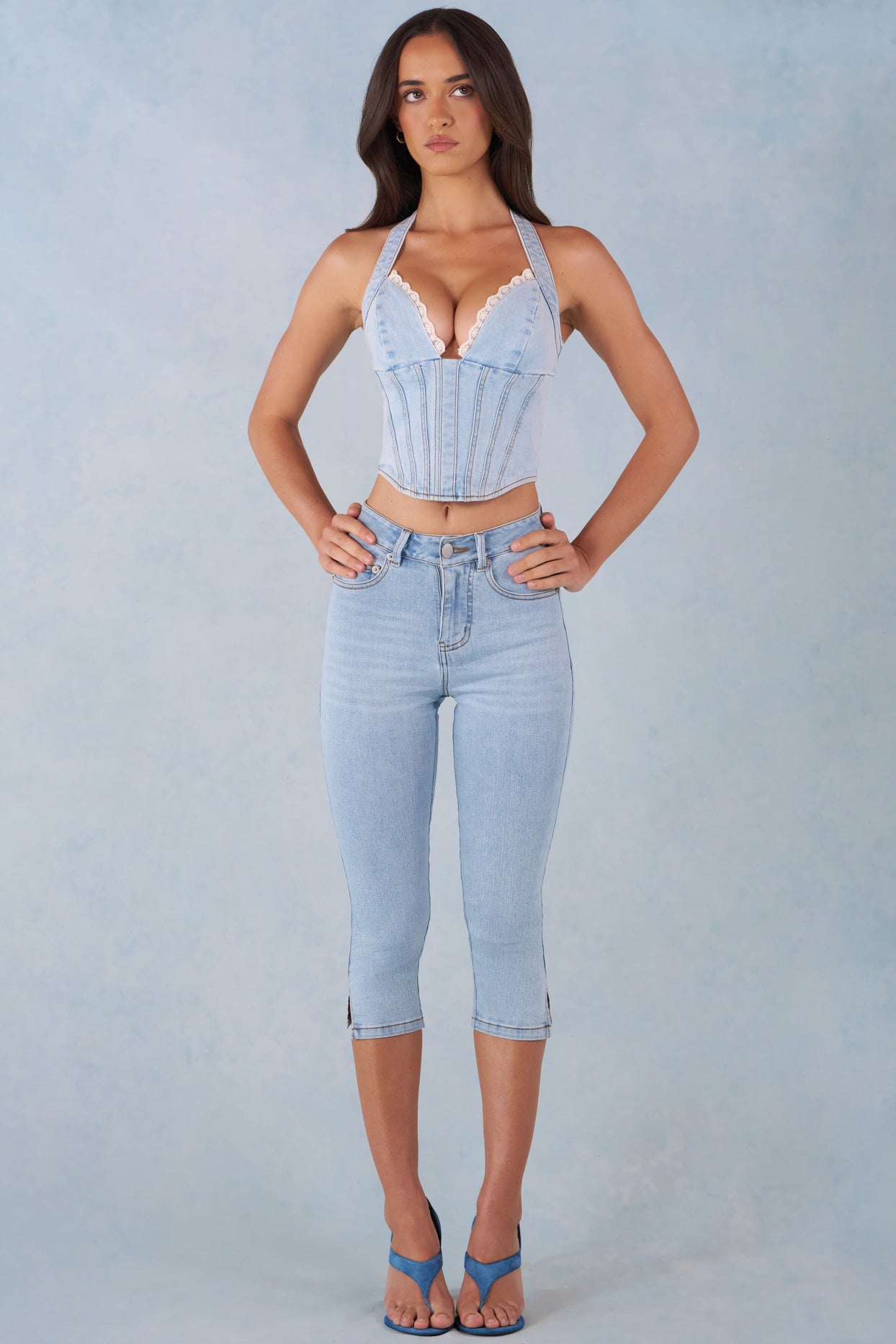 Mid-Rise Denim Capri Jeans in Light Denim