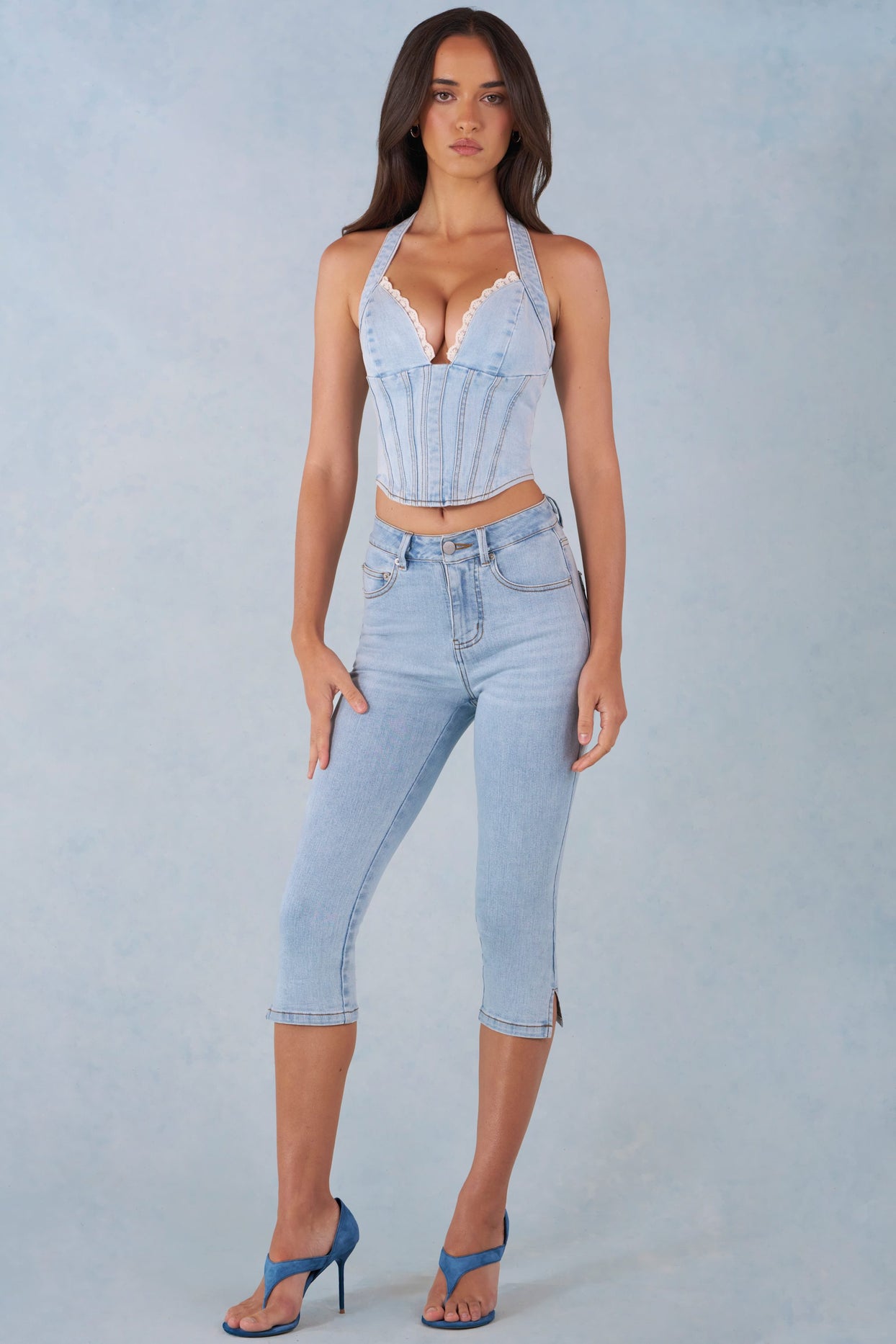 Mid-Rise Denim Capri Jeans in Light Denim