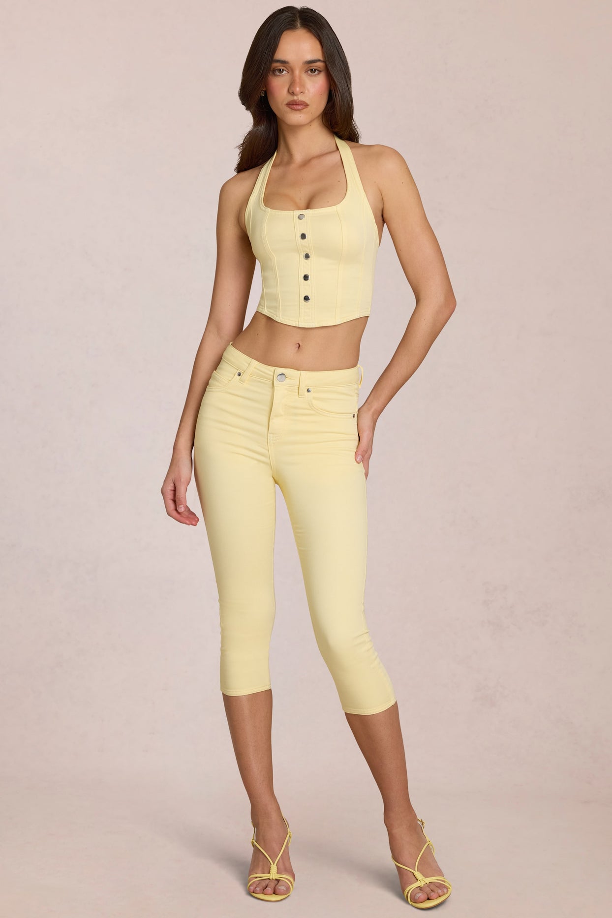 Mid-Rise Capri Jeans in Lemon Yellow