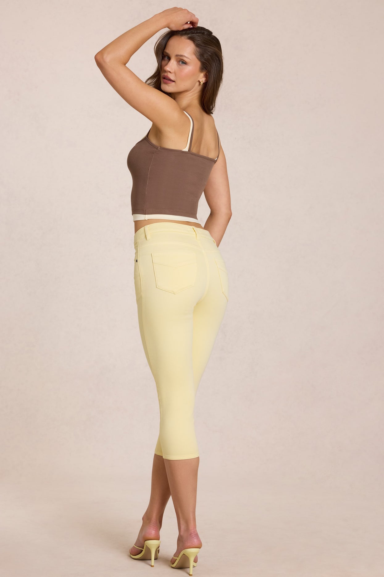 Mid-Rise Capri Jeans in Lemon Yellow - 2