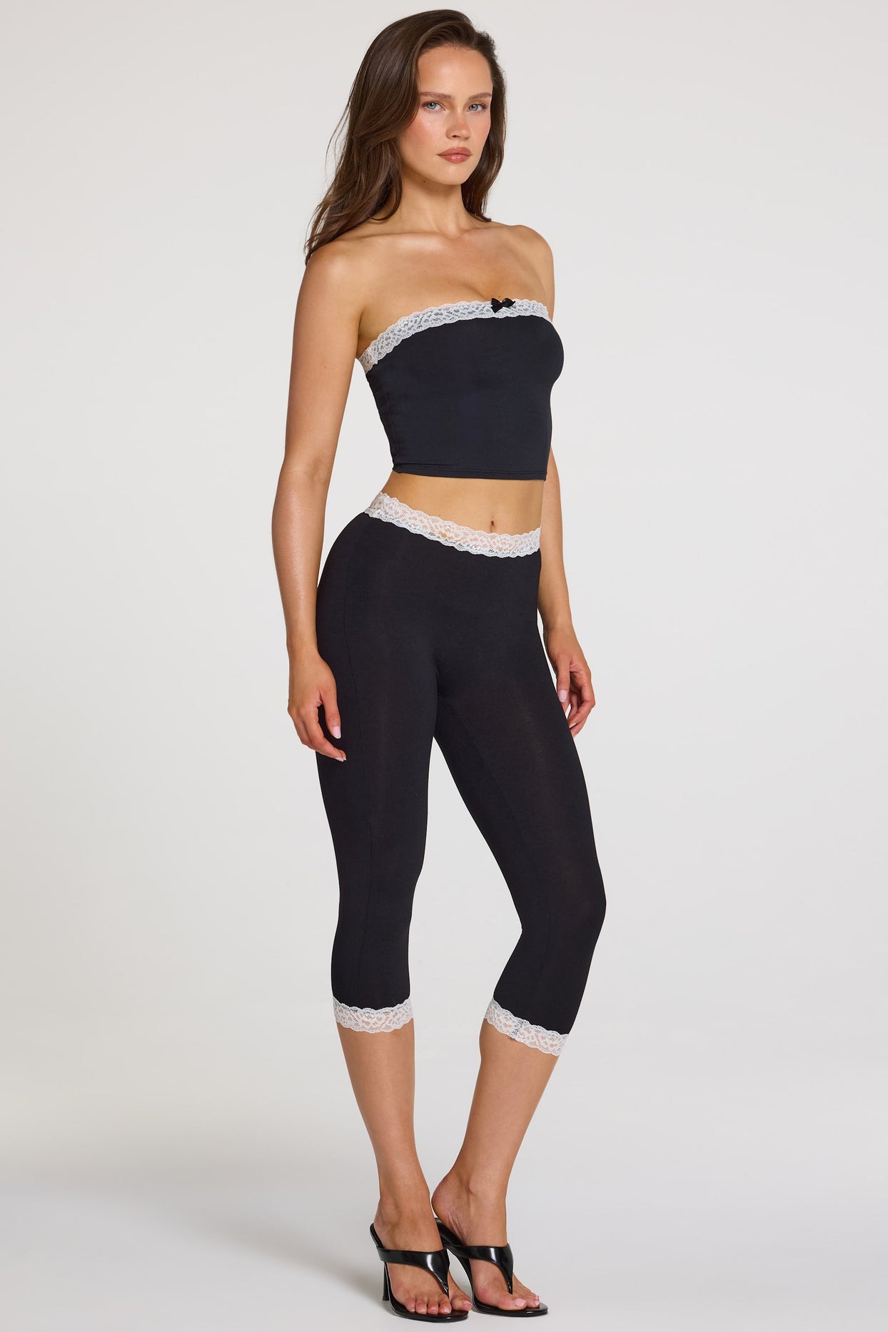 Modal Lace-Trim Mid-Rise Capri Leggings in Black - 9