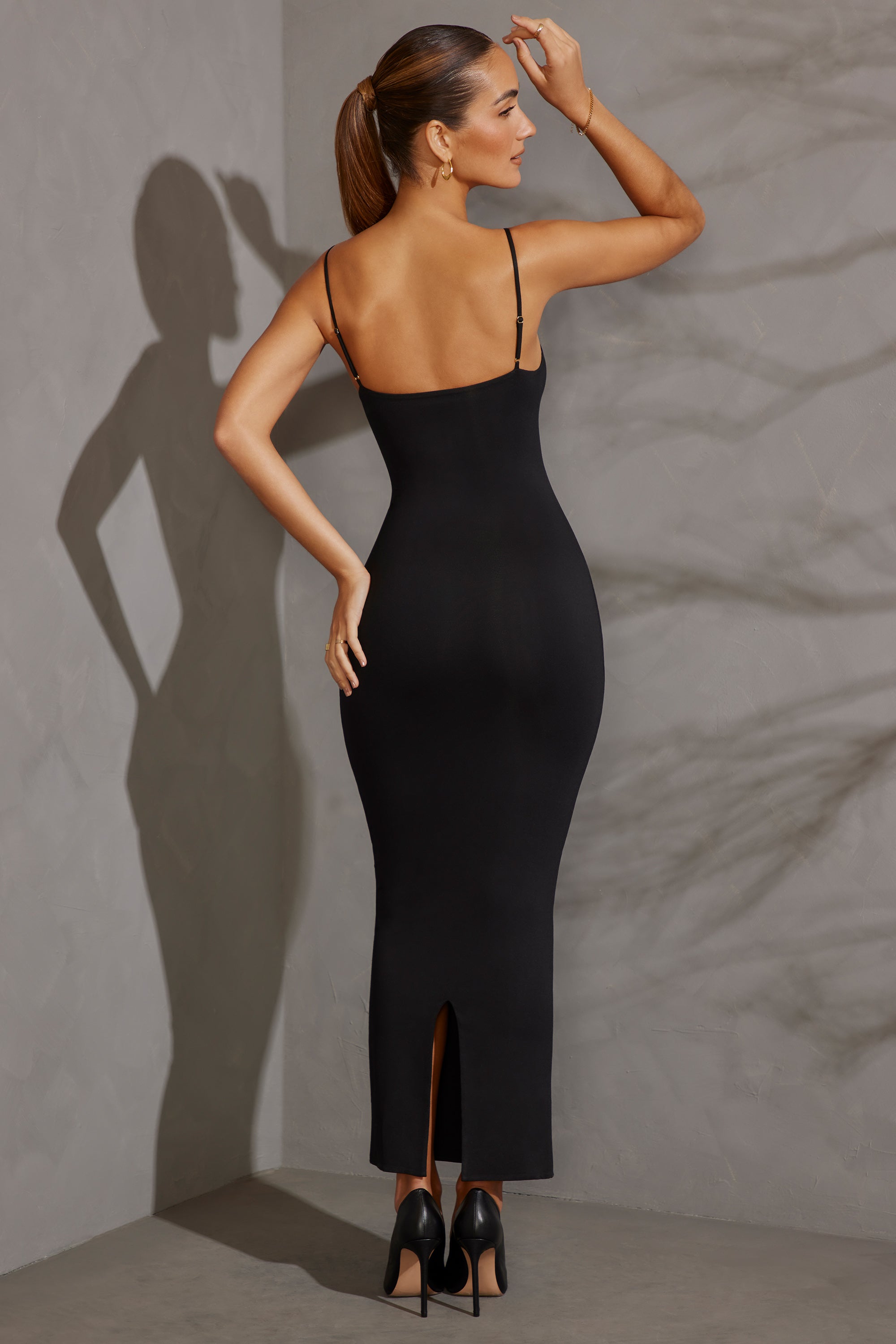 Scoop Neck Maxi Dress in Black