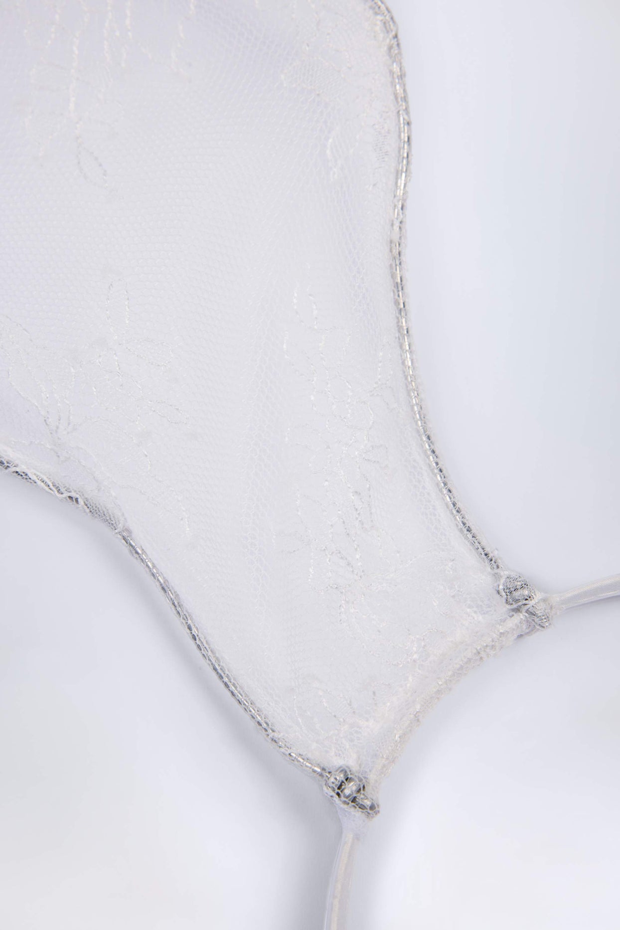 Wired Lace Headband in White