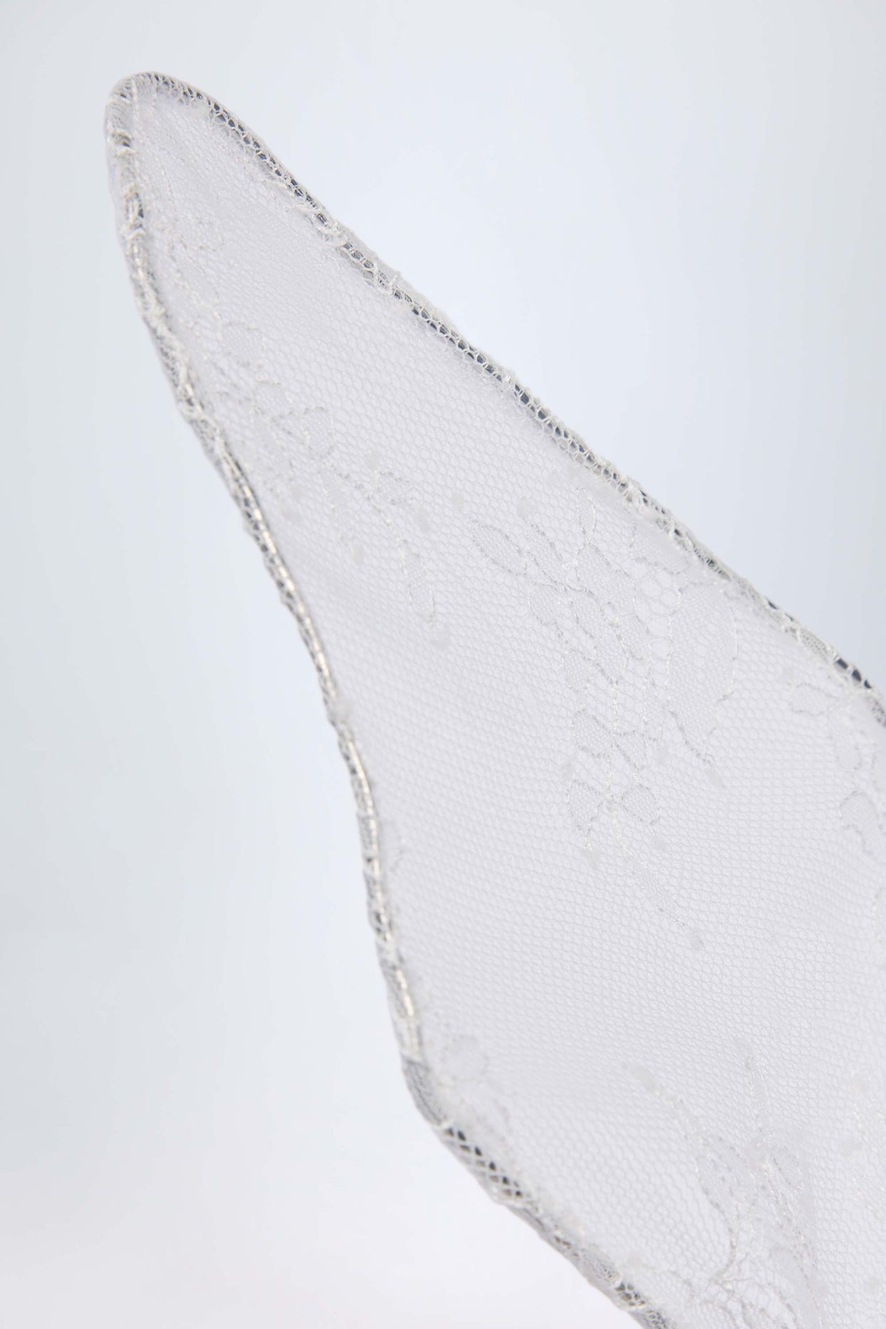 Wired Lace Headband in White