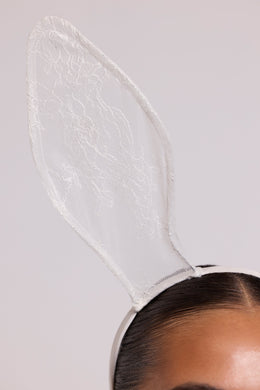 Wired Lace Bunny Ears in White