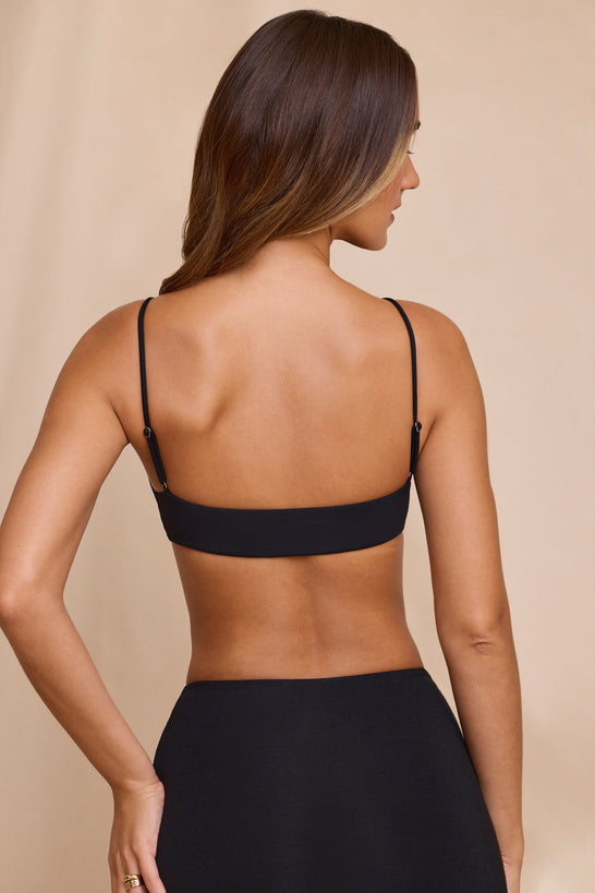 حمالة صدر باللون الأسود