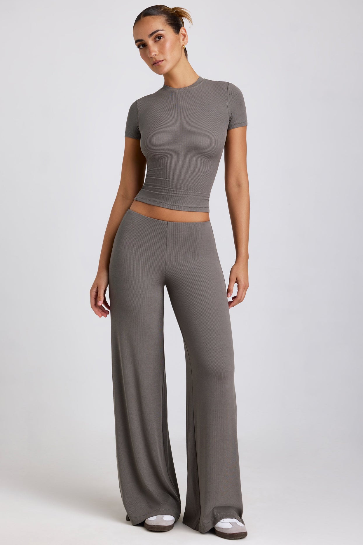 Petite Mid Rise Wide Leg Trouser in Grey