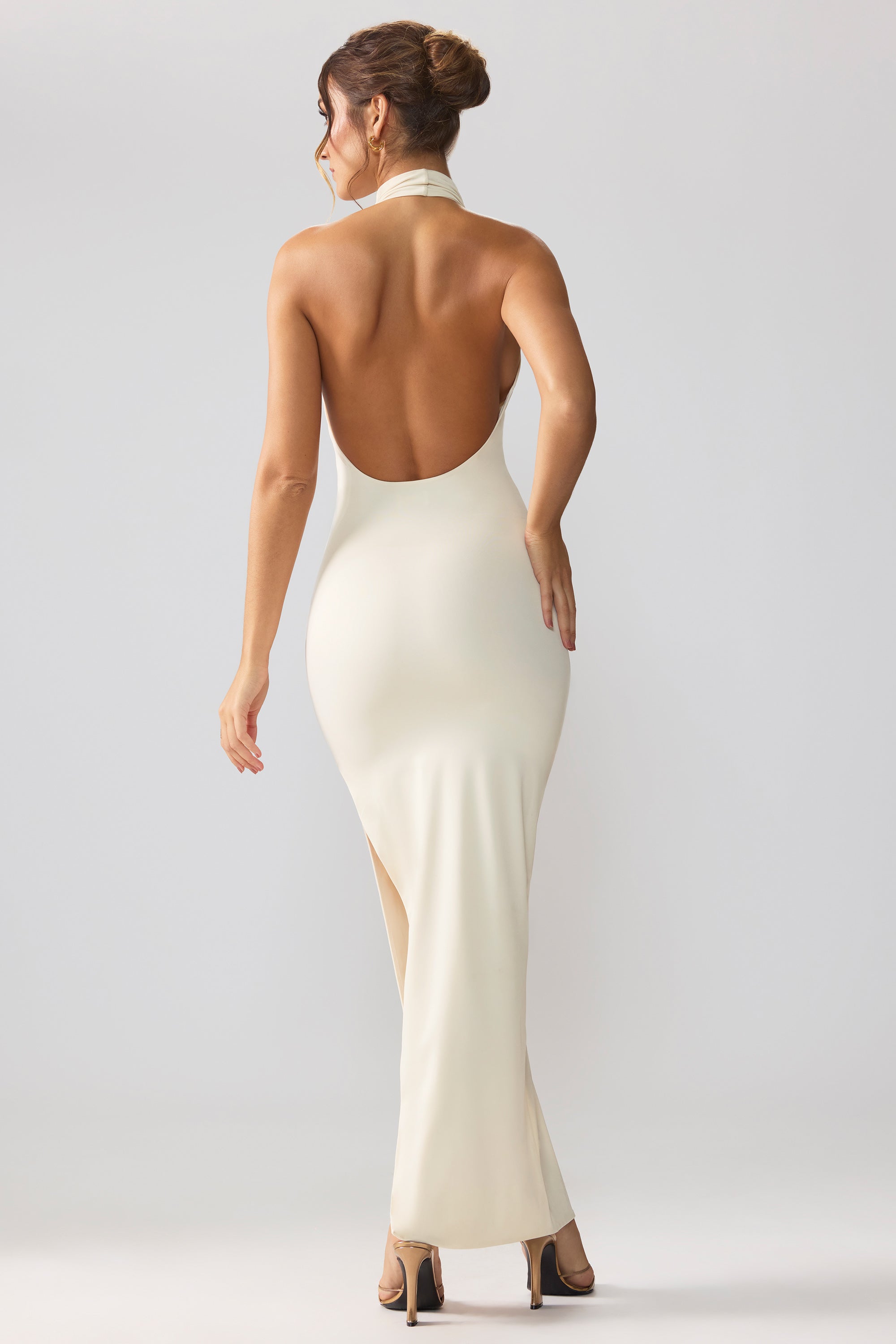 Halter neck hotsell backless maxi dress