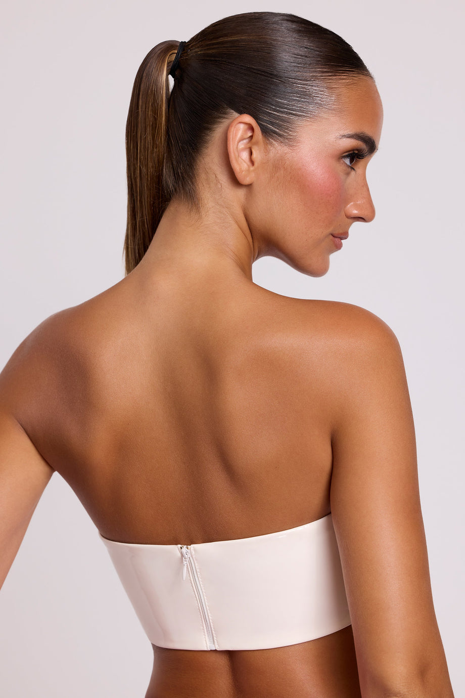 الفينيل باندو Bralette في اللون الأبيض