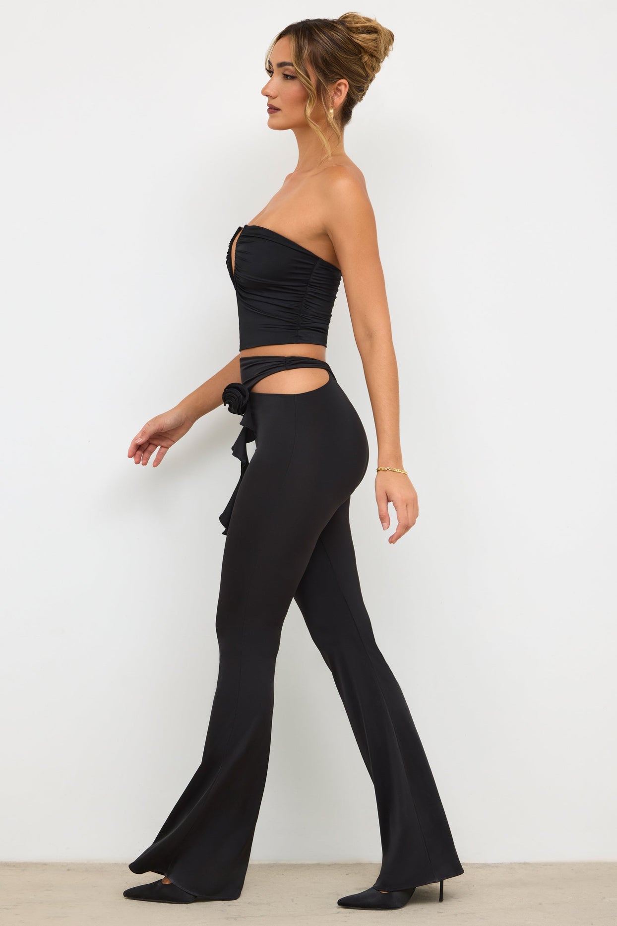 Petite Premium Jersey Rose Detail Mid-Rise Flare Trousers in Black