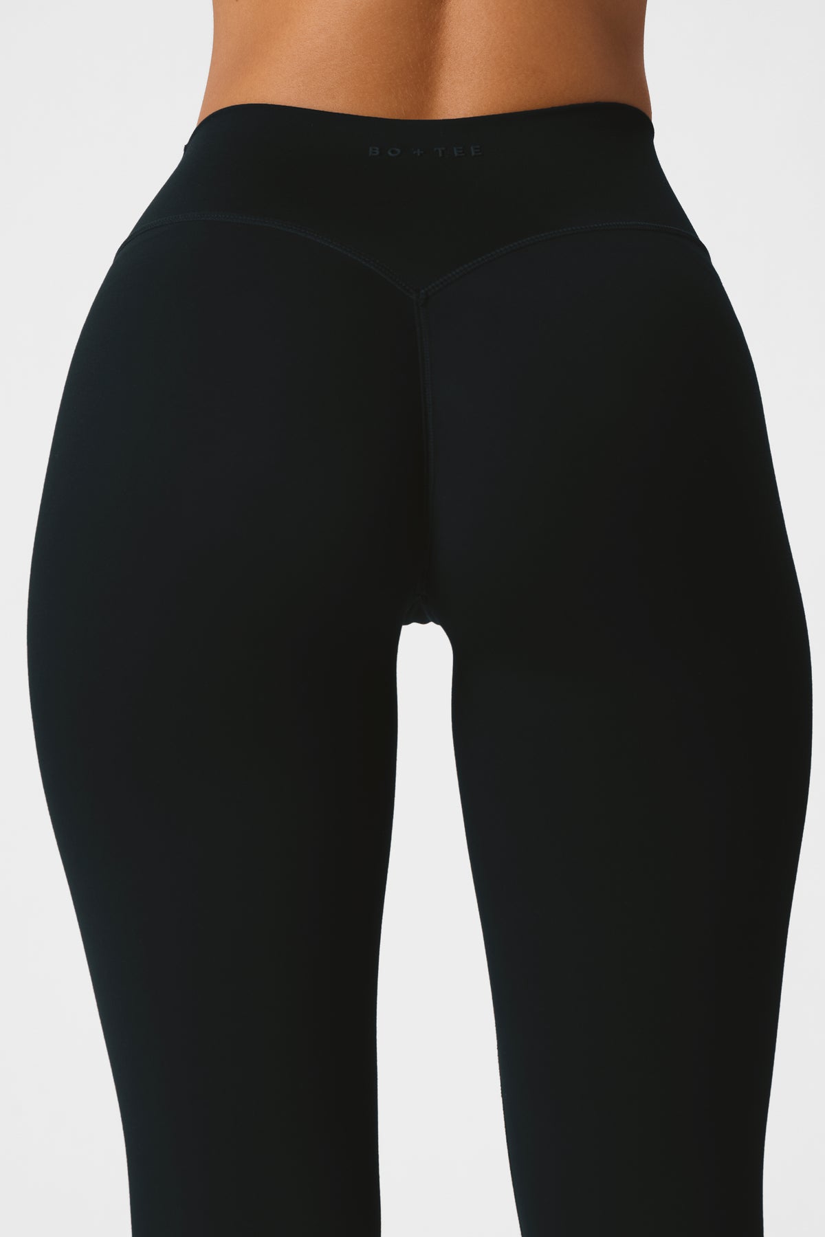 ⁣⁢Soft Active ليغينغز 7/8 باللون الأسود⁤⁣