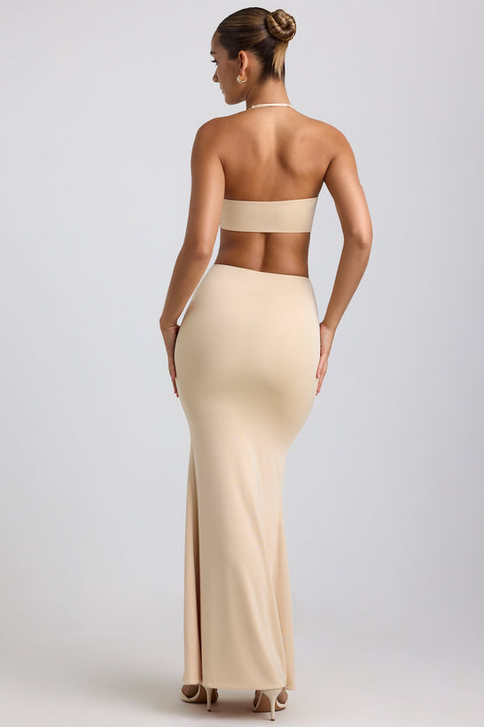 تنورة ماكسي من الجيرسي الفاتن بتفاصيل قصات مع حليات في الأسود