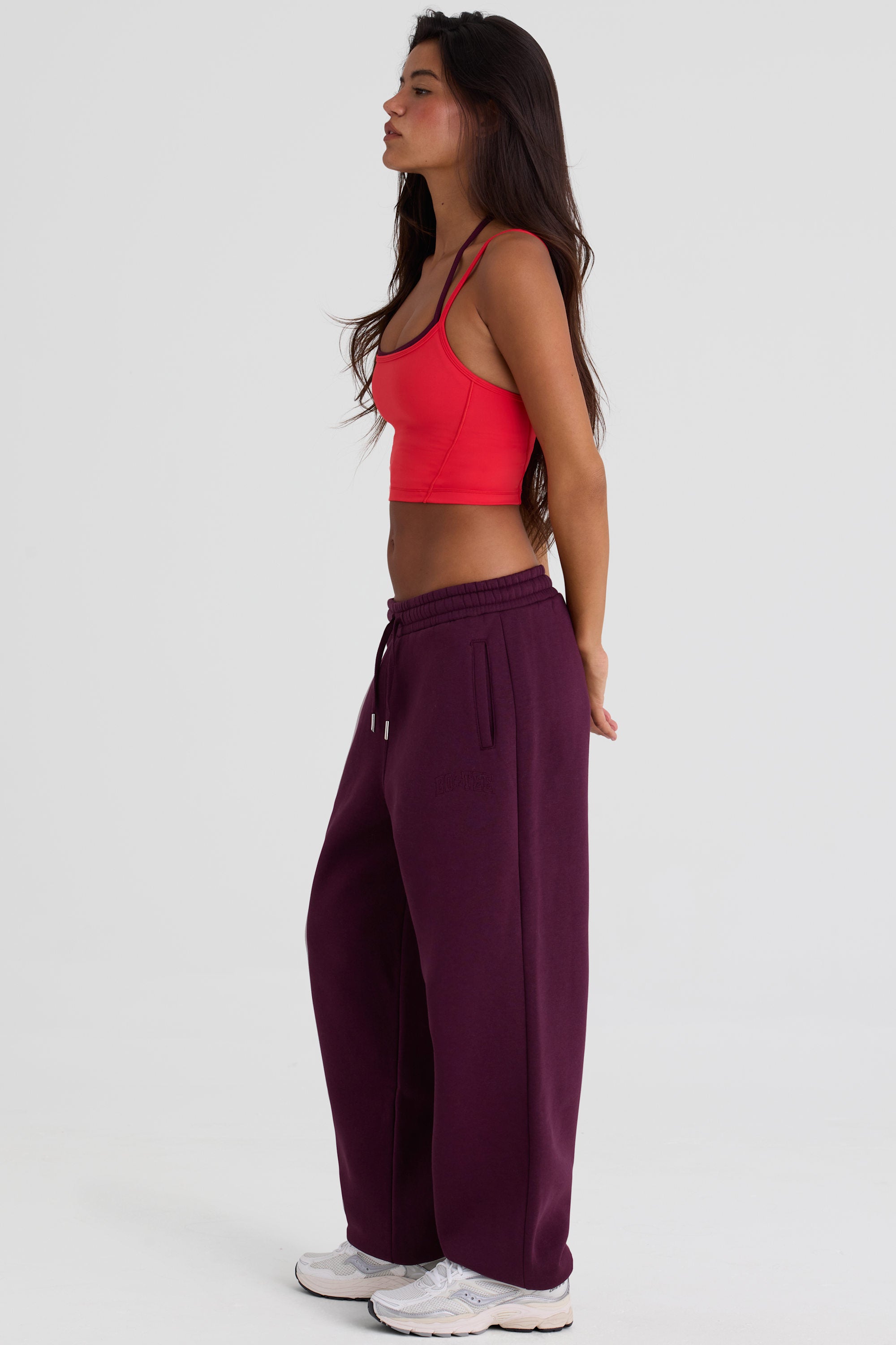 Brushed Cotton Jersey Mid-Rise Relaxed Joggers in Burgundy - 2