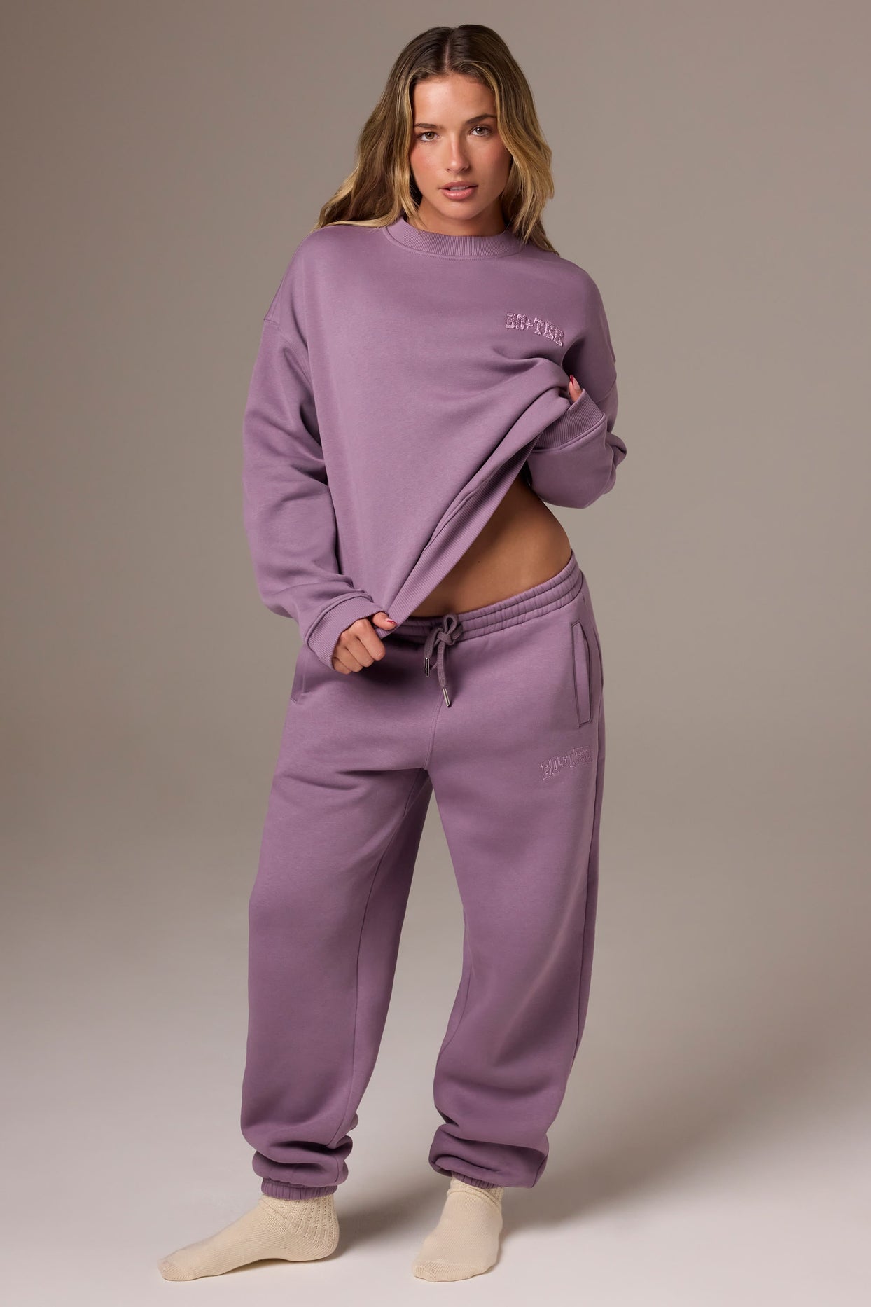 Brushed Jersey Mid-Rise Relaxed Joggers in Dusk