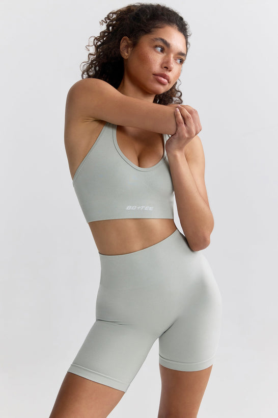 شورت رياضي بخصر مرتفع باللون الأسود الرمادي الفاتح