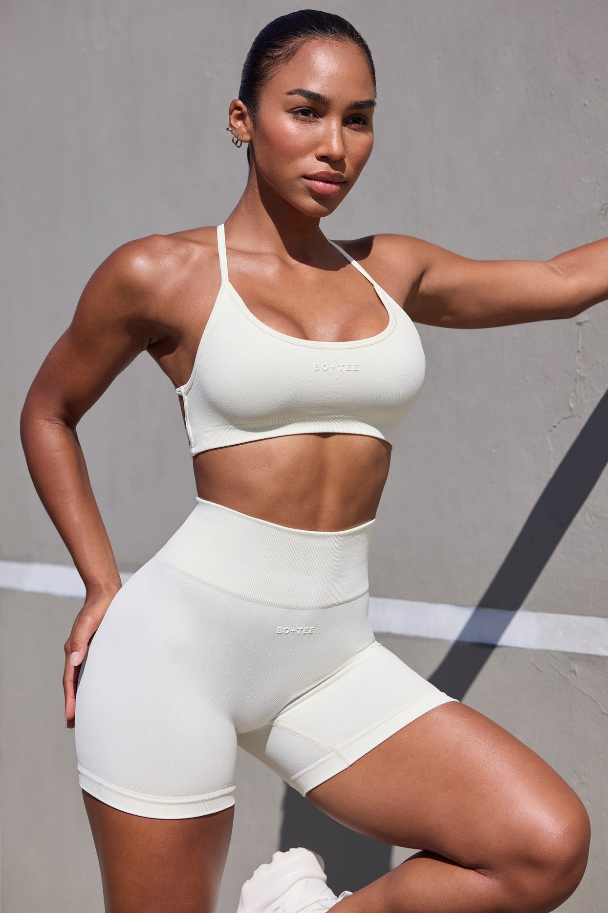 Super Sculpt Seamless Mini Shorts in Eggshell