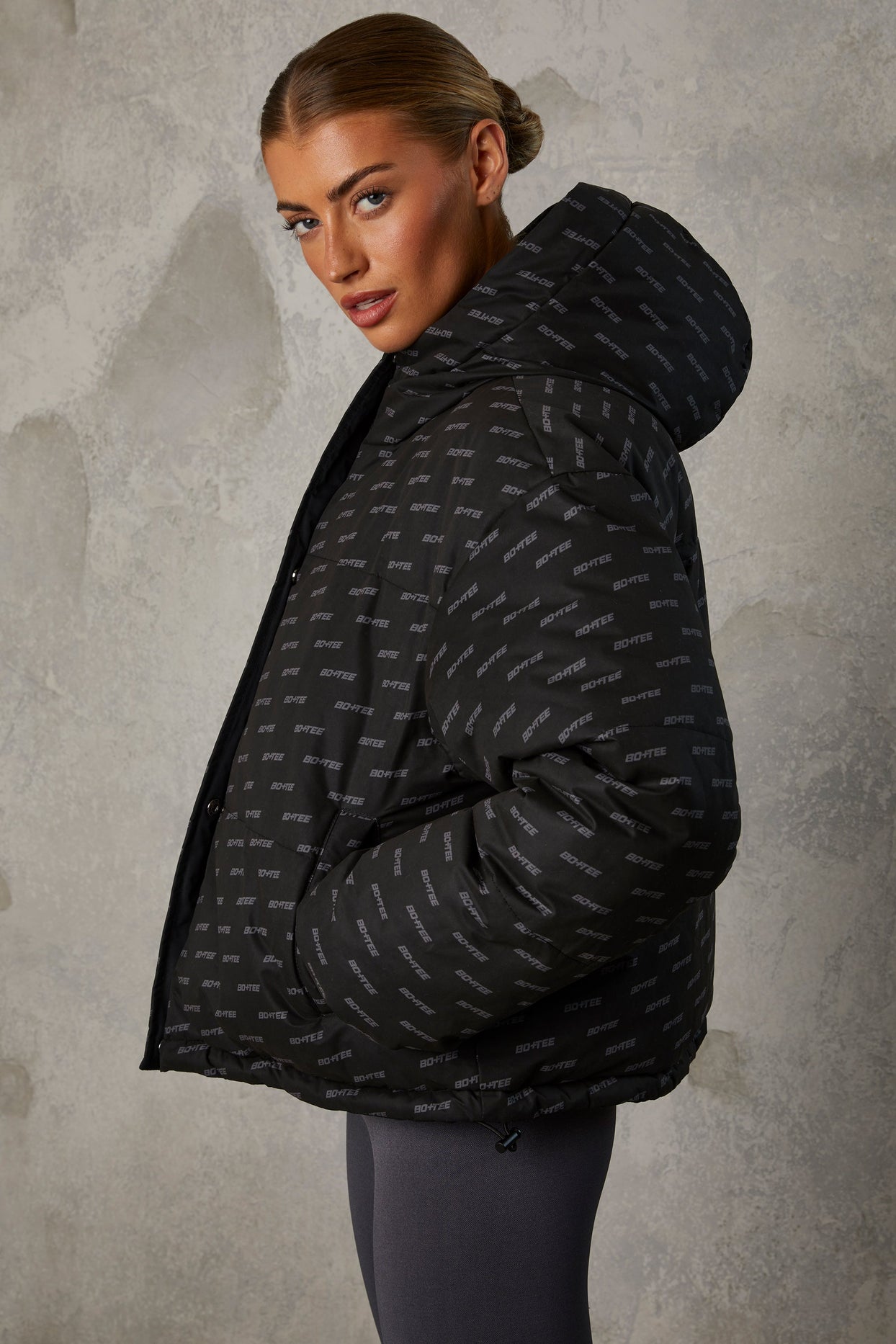 Reversible Hooded Puffer Jacket in Black