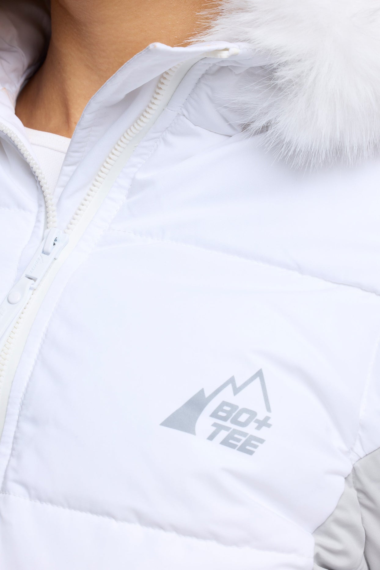 Ski Jacket with Detachable Sleeves in White