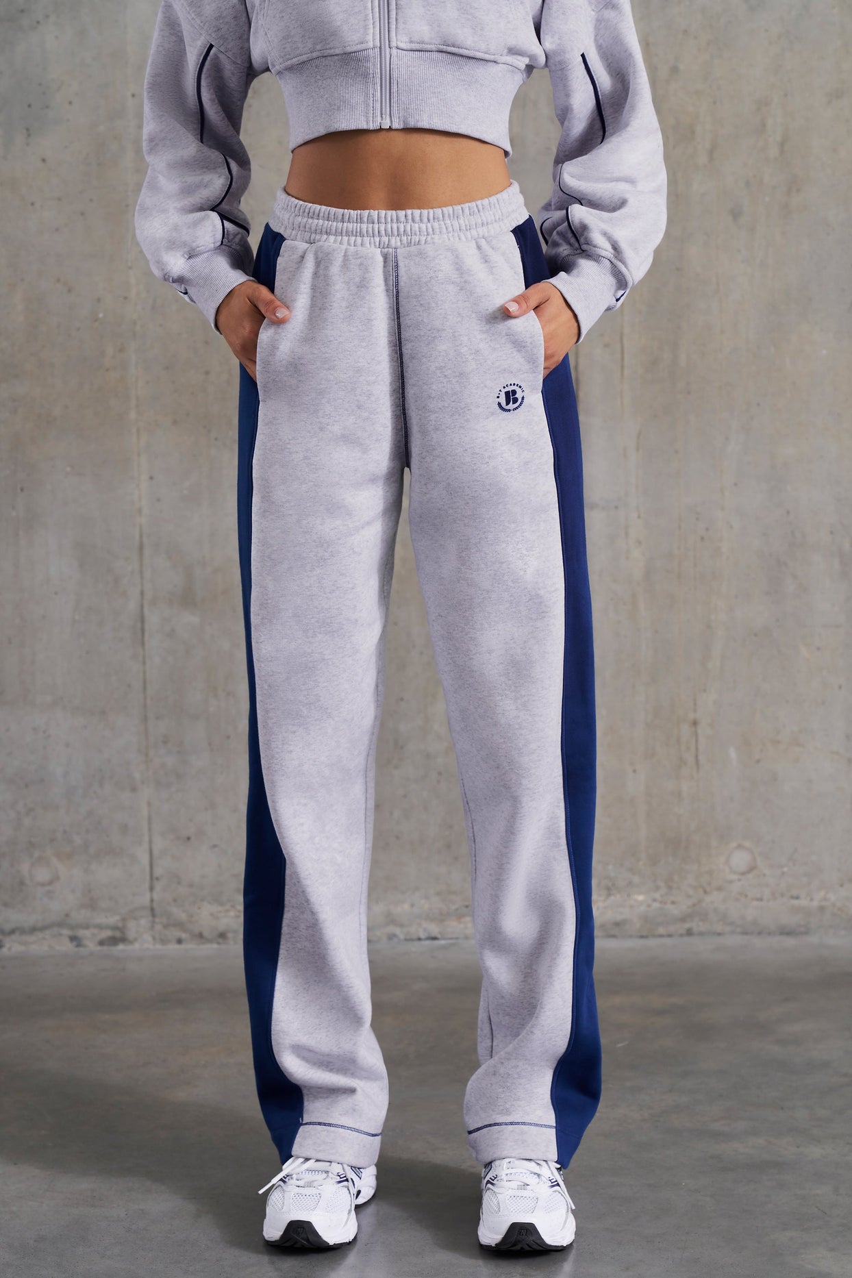 Petite Wide Leg Sweatpants in Heather Grey