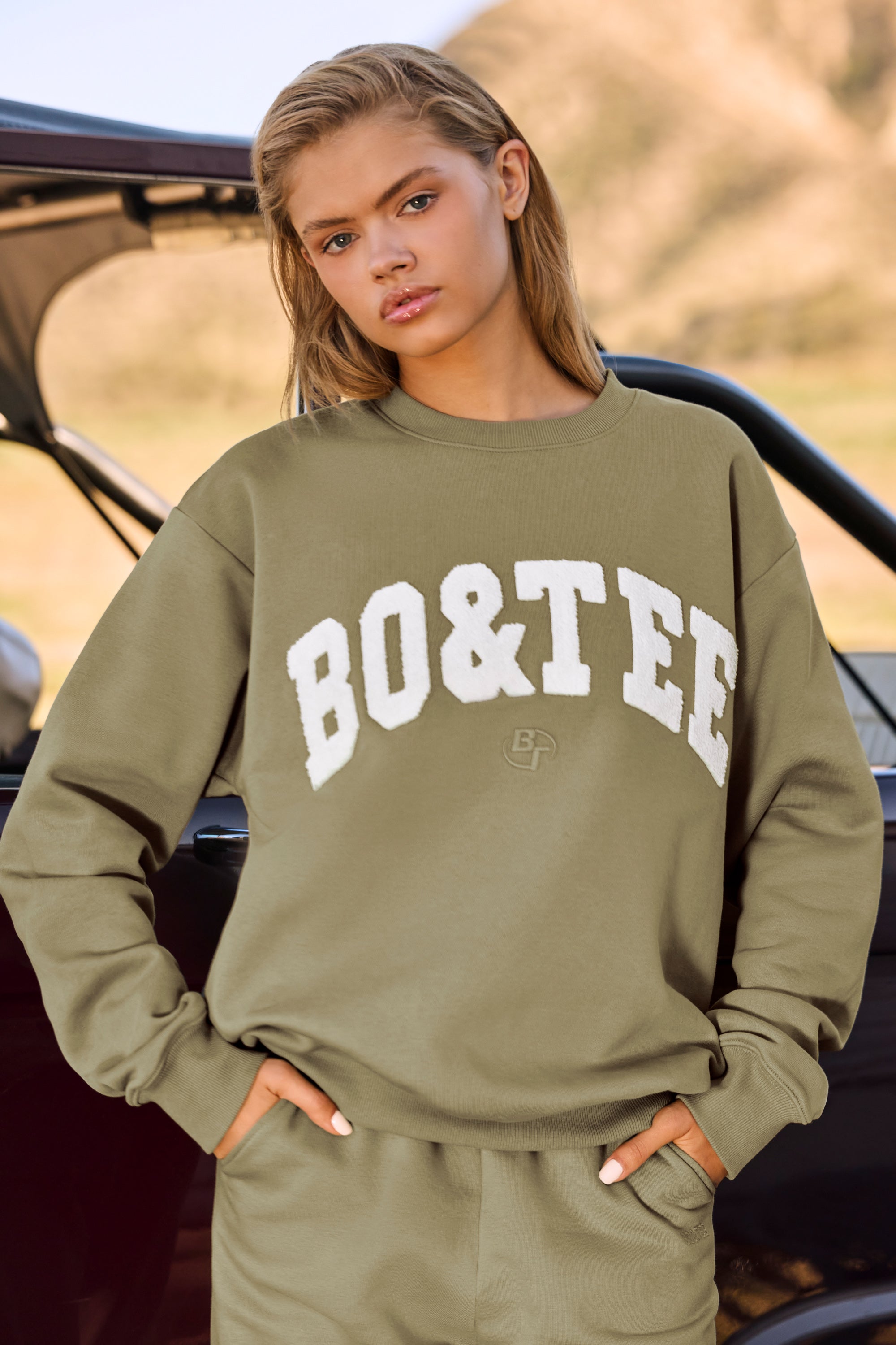 Oversized Crew Neck Sweatshirt in Soft Olive