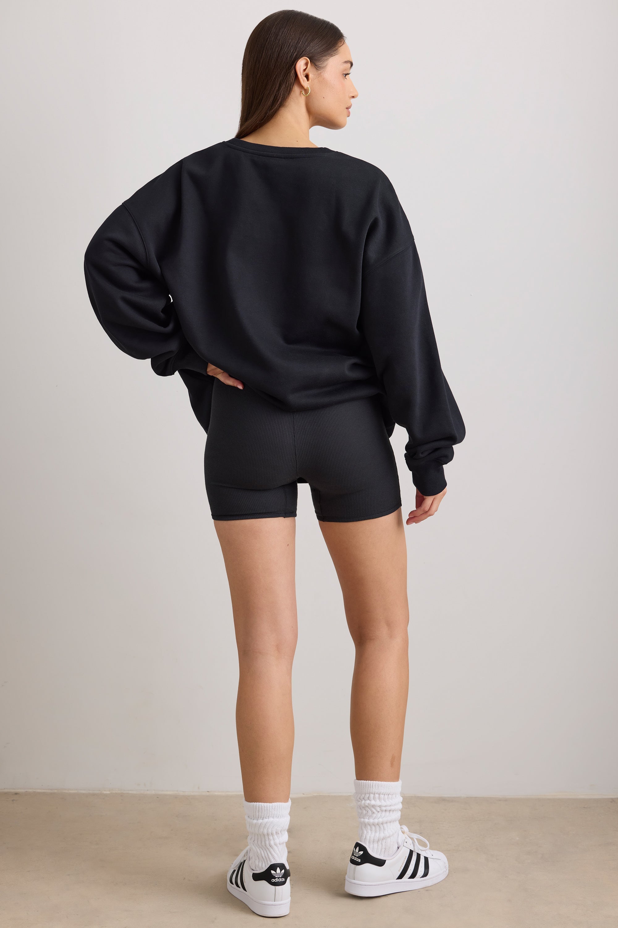 Oversized Crew Neck Sweatshirt in Black