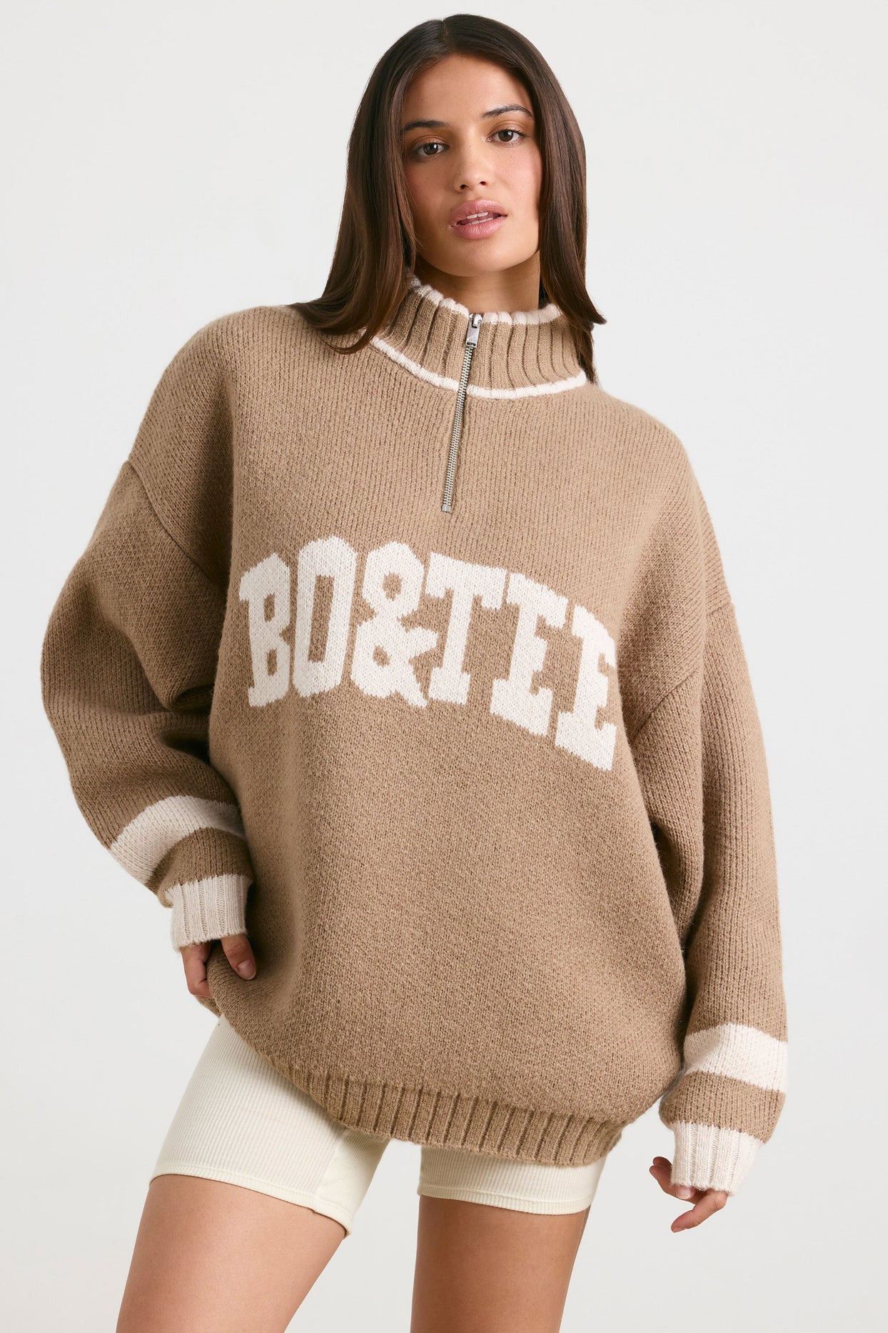 Oversized Quarter-Zip Chunky-Knit Jumper in Espresso