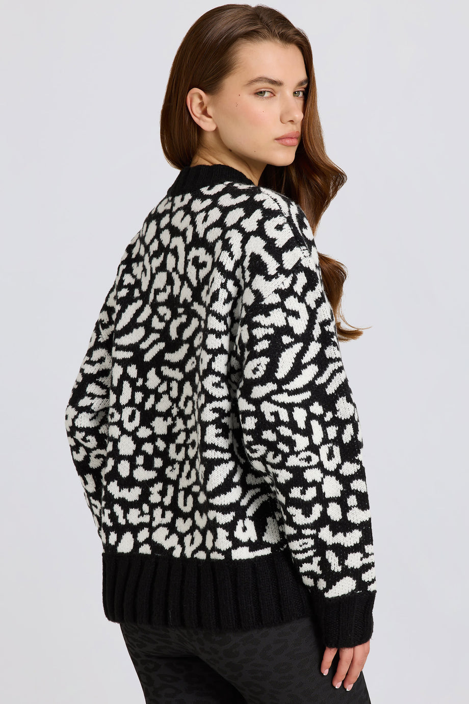 Jacquard-Knit Oversized Jumper in Black