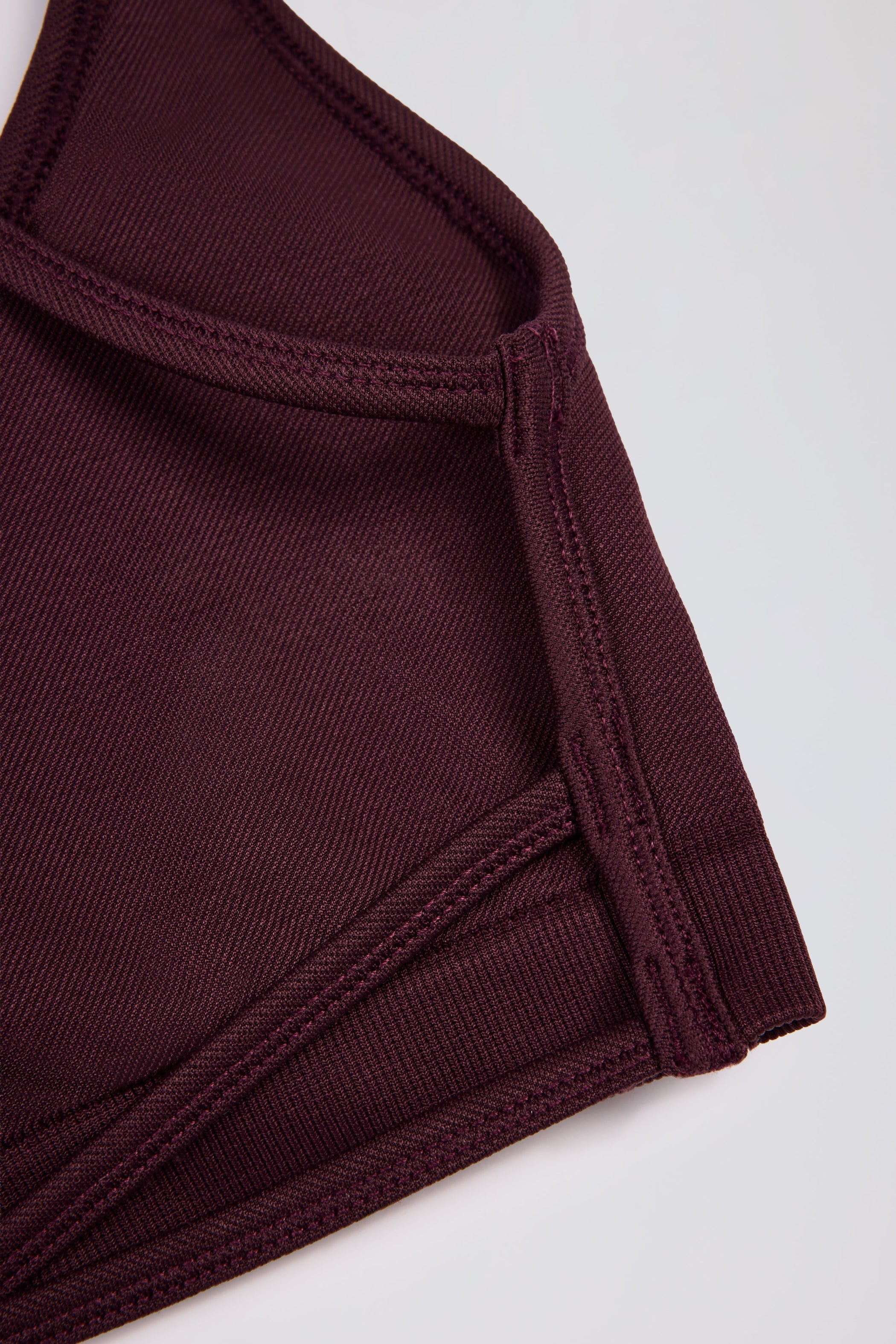 Super Sculpt Seamless Backless Sports Bra in Burgundy