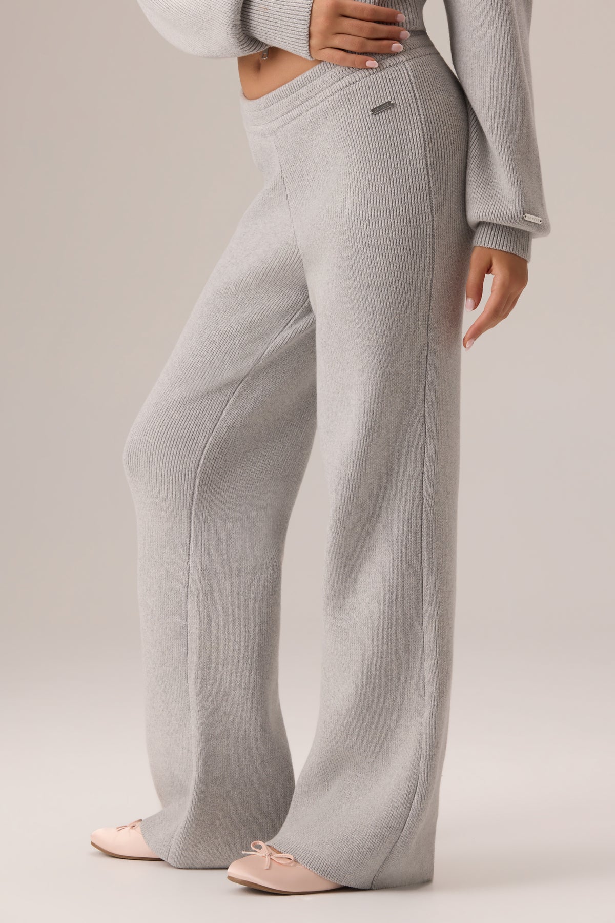 Ribbed Knit Wide-Leg Joggers in Pebble