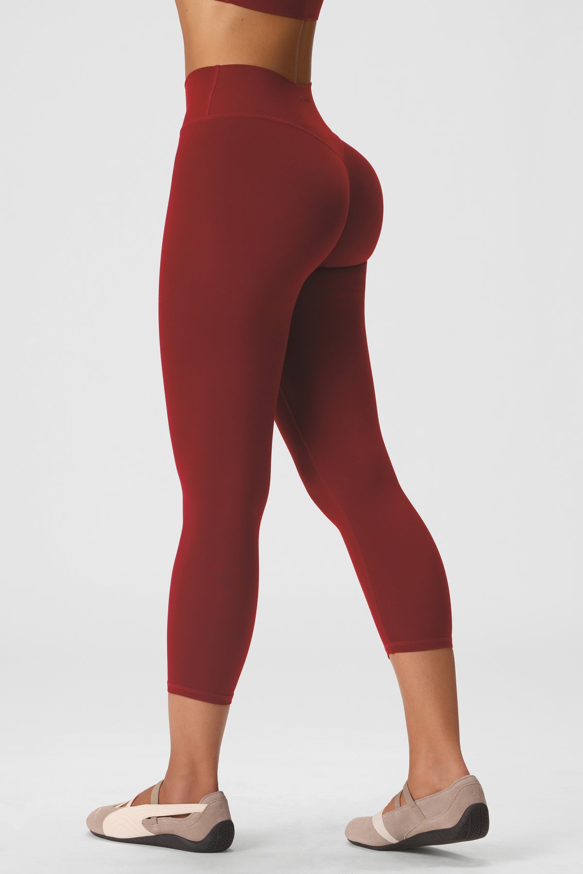 ⁣⁢ليقنز Soft Active بطول 7/8 بلون Dark Cherry⁤⁣