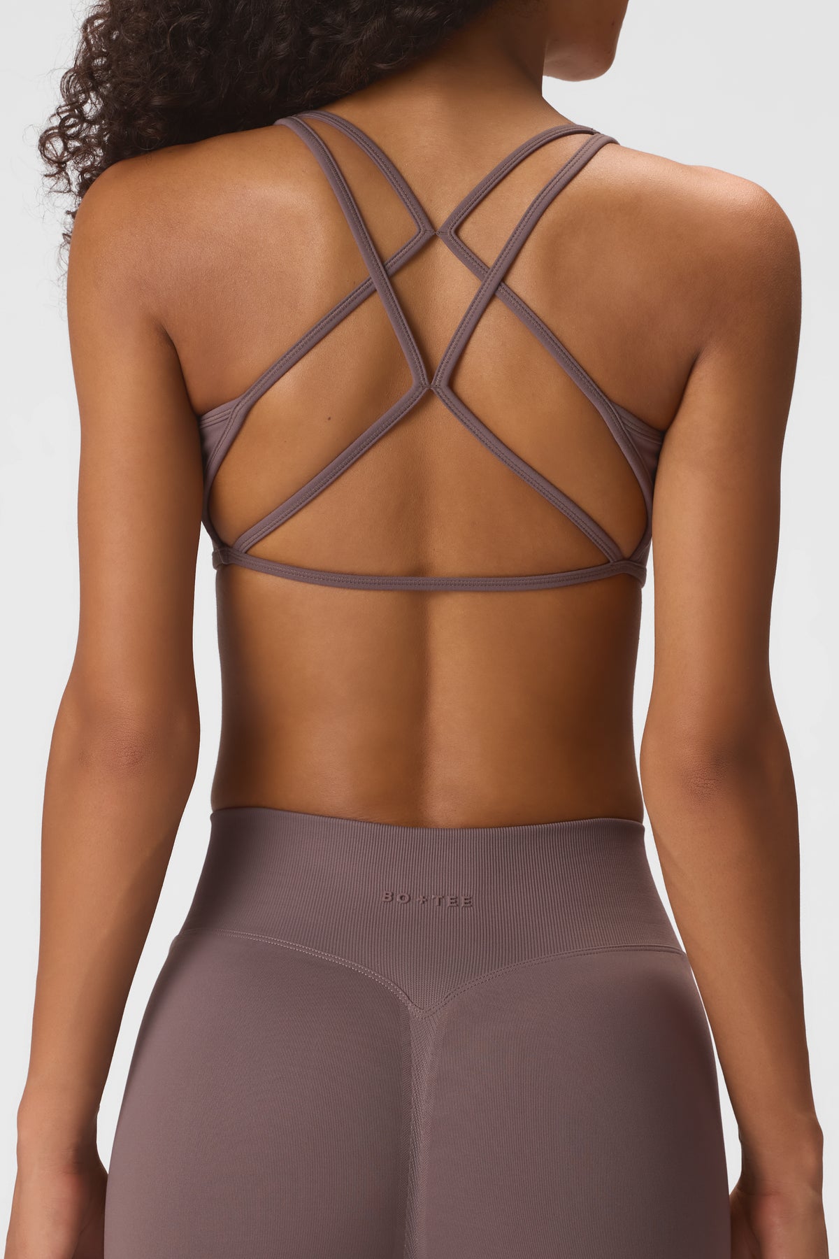 ⁣⁢حمالة صدر رياضية بدعم منخفض من Soft Active بلون Stone⁤⁣