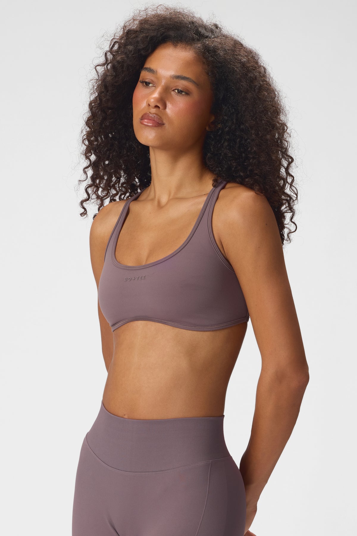 ⁣⁢حمالة صدر رياضية بدعم منخفض من Soft Active بلون Stone⁤⁣