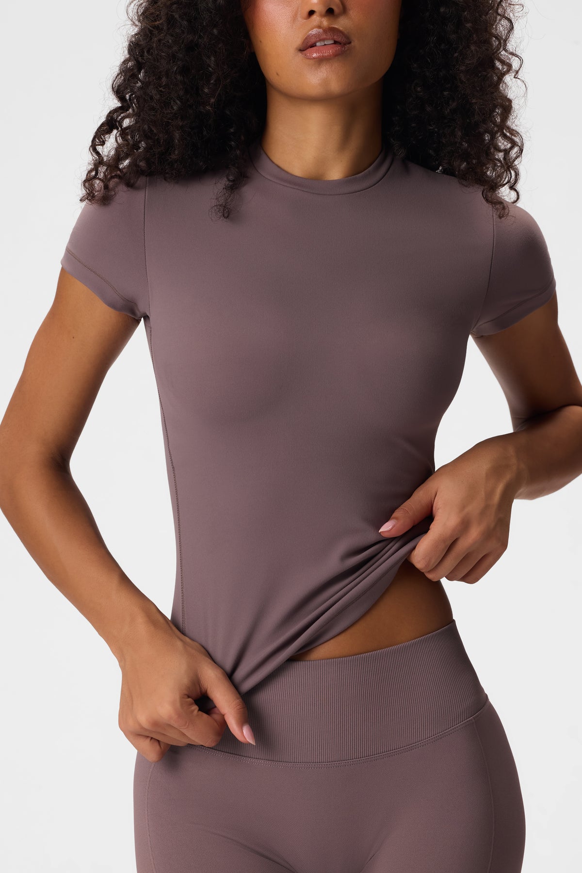 ⁣⁢توب Soft Active بأكمام قصيرة بلون حجري⁤⁣