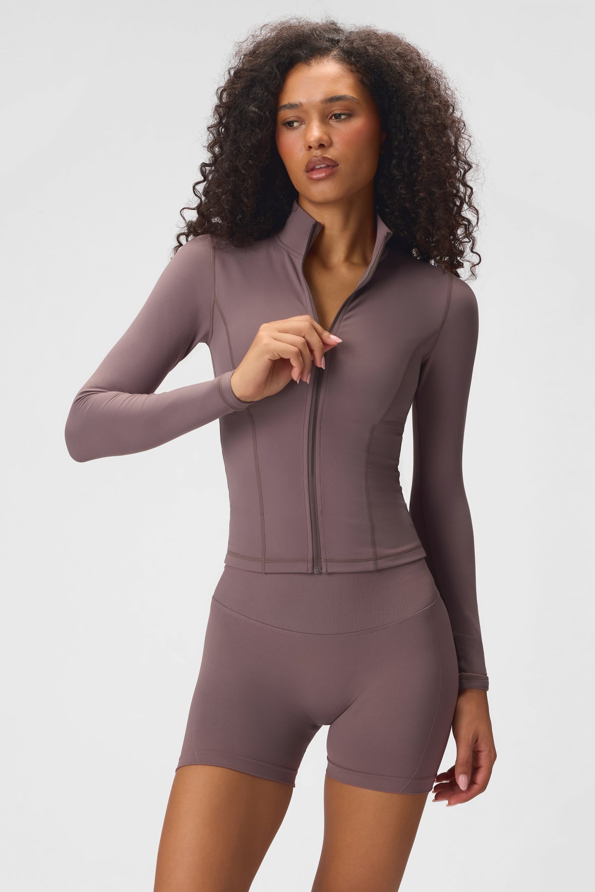 ⁣⁢Soft Active جاكيت بسحاب بلون حجري⁤⁣