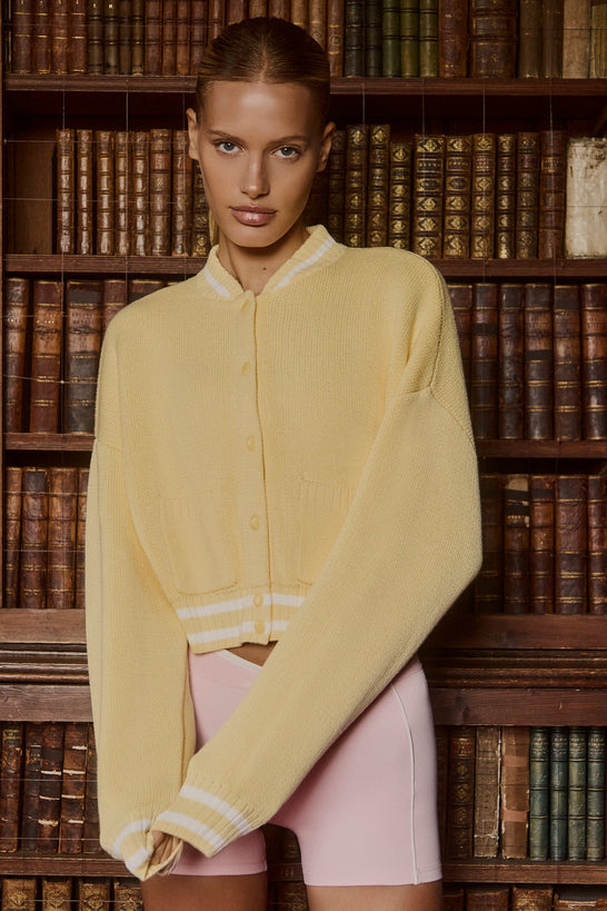 كارديجان محبوك قصير بأزرار باللون الأصفر الناعم