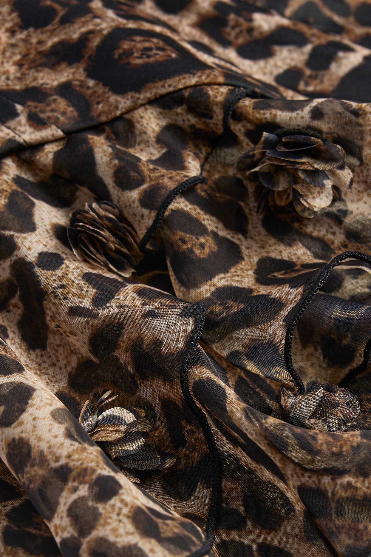 بدلة بودي سوت مكشكشة في طباعة الفهد