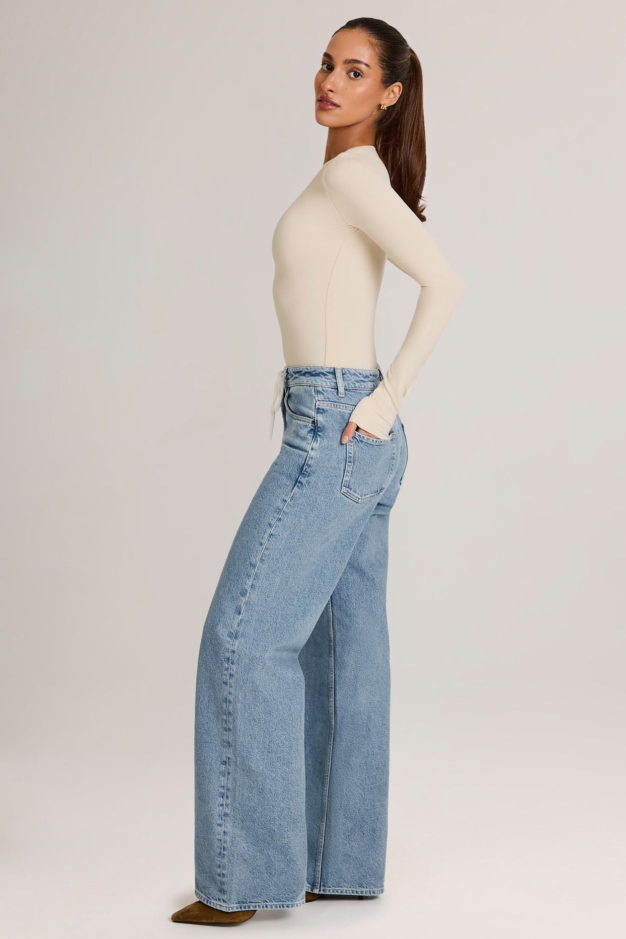 Drawstring Straight-Leg Jeans in Light Wash