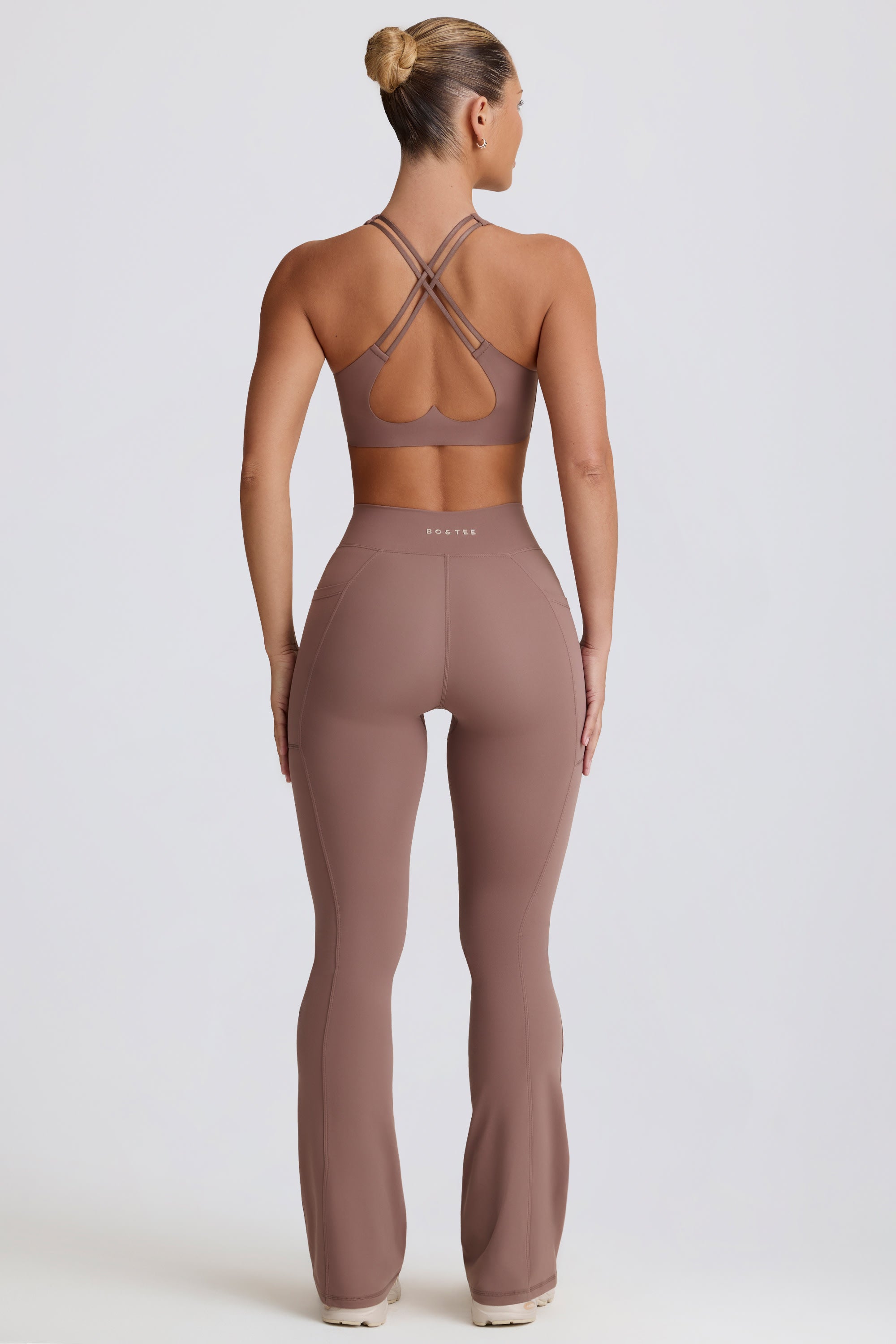 Soft Active V-Waist Pocket Flared Leggings in Mocha