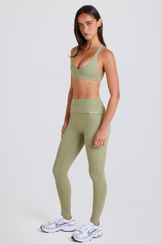 بنطال ليجنز ستيراب متوسط الارتفاع قابل للطي باللون الماتشا